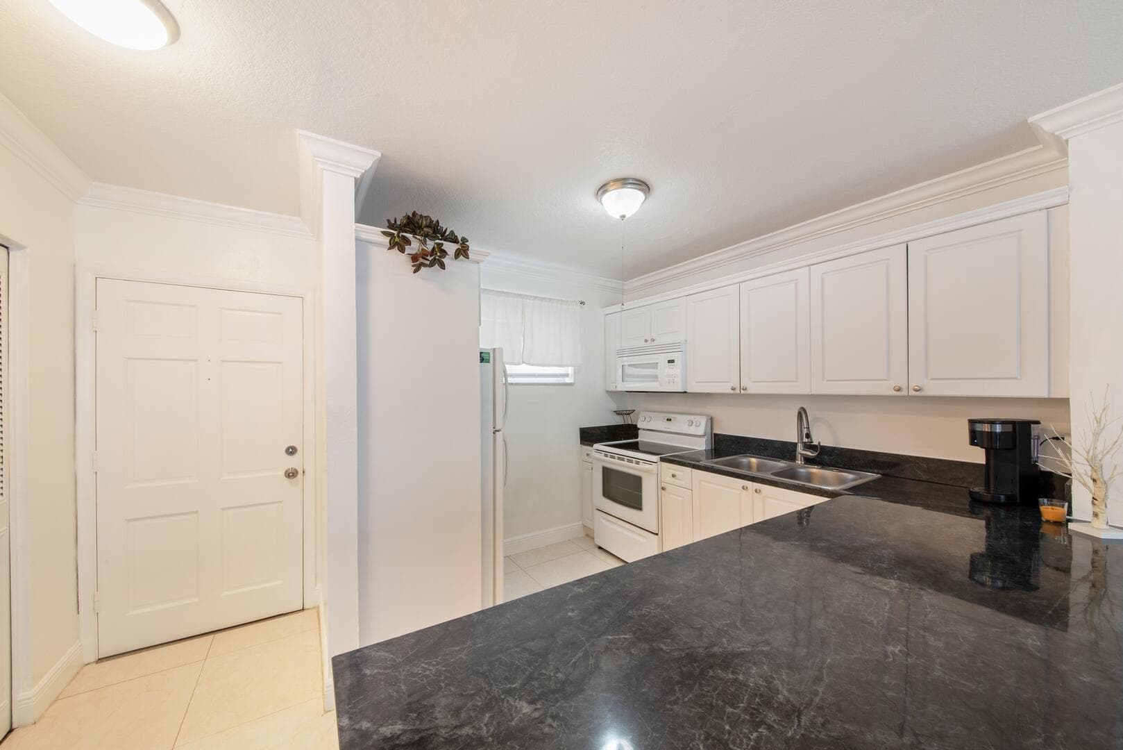 2581 N Garden Drive 206, Lake Worth, FL 33461 — photo 6 of 42