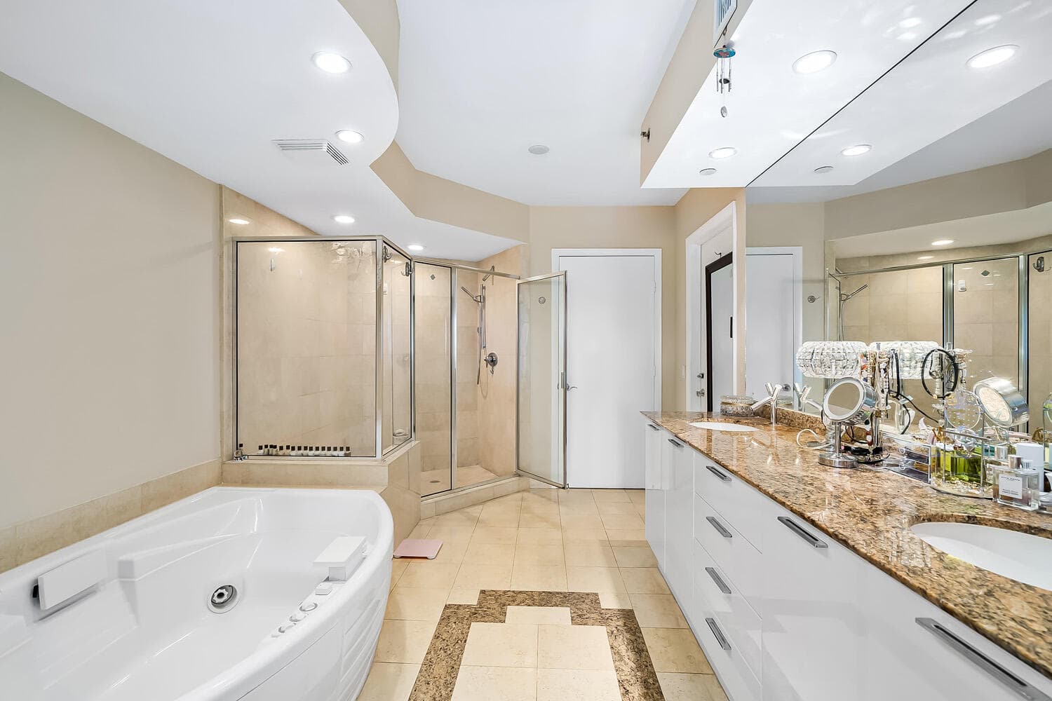 18911 Collins Avenue 506 On 5th Floor, Sunny Isles Beach, FL 33160 — photo 34 of 88