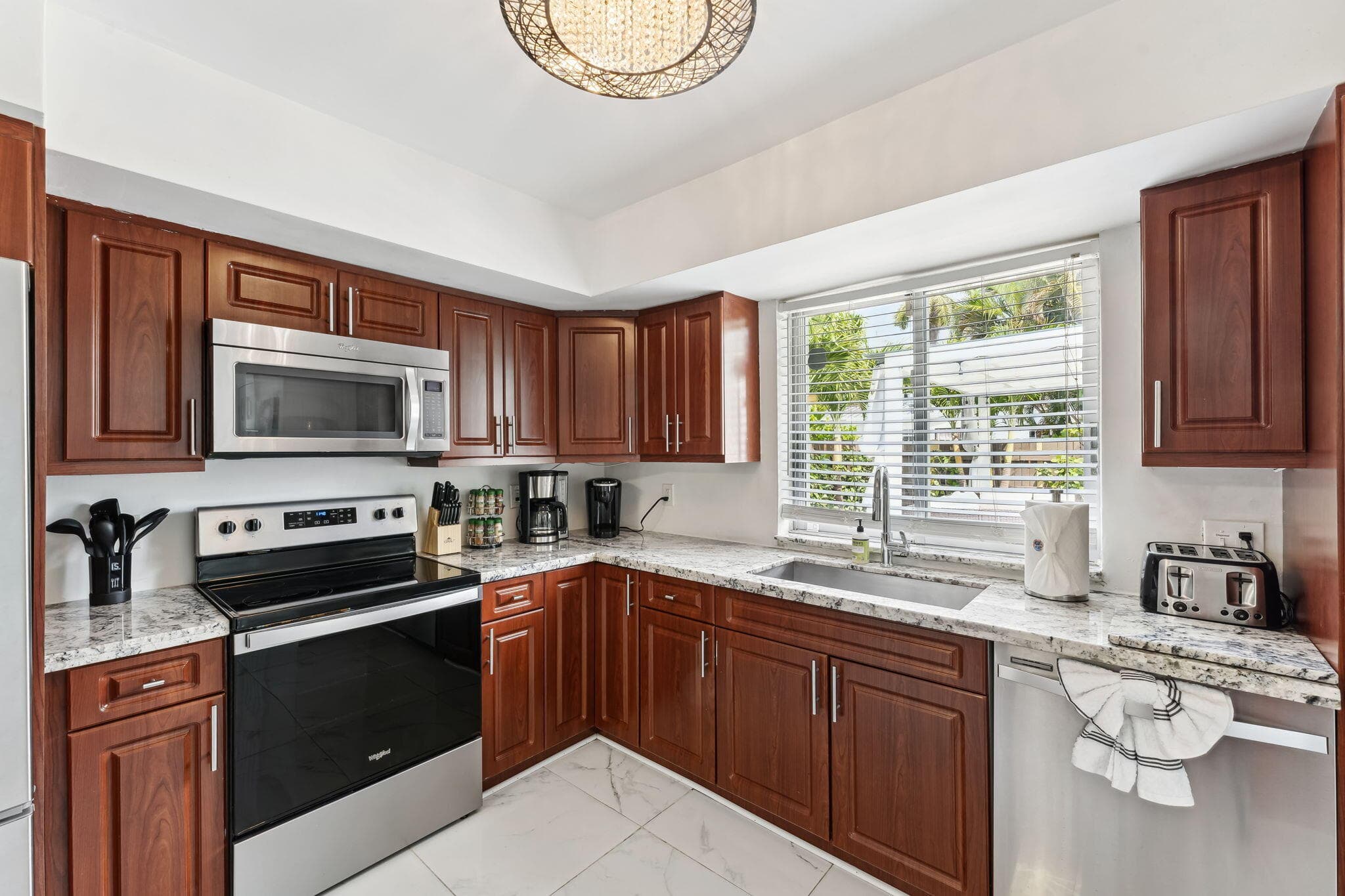 1243 Garfield Street, Hollywood, FL 33019 — photo 5 of 27