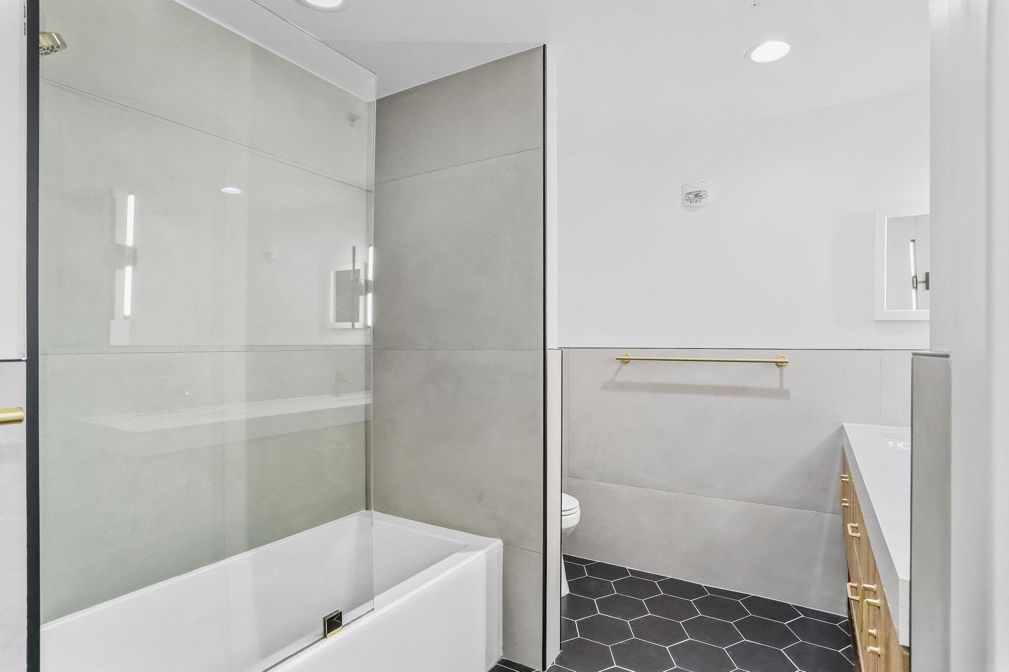 250 NE 3rd Avenue 1414, Delray Beach, FL 33444 — photo 14 of 37