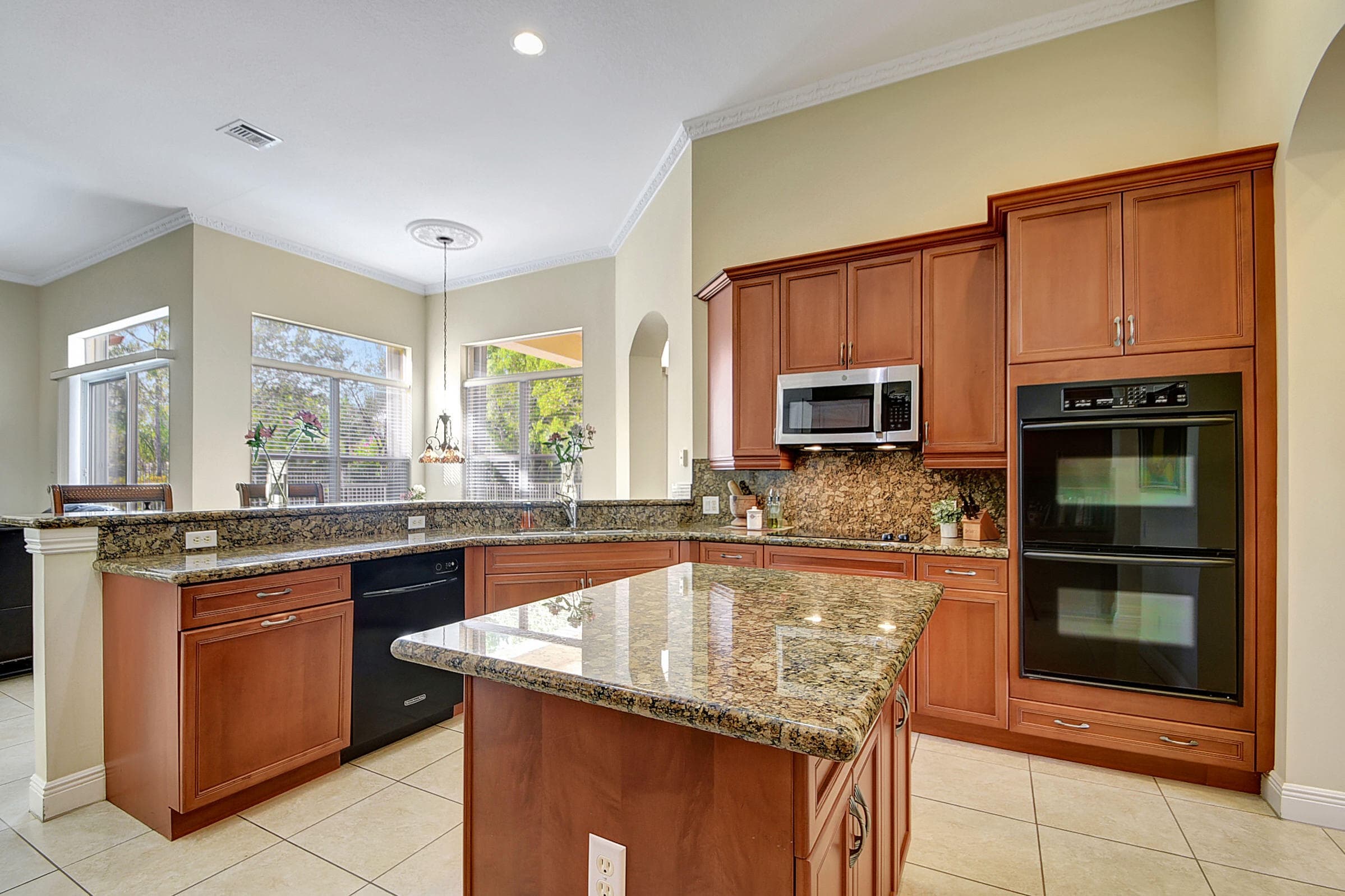 8123 Woodslanding Trail, West Palm Beach, FL 33411 — photo 12 of 48