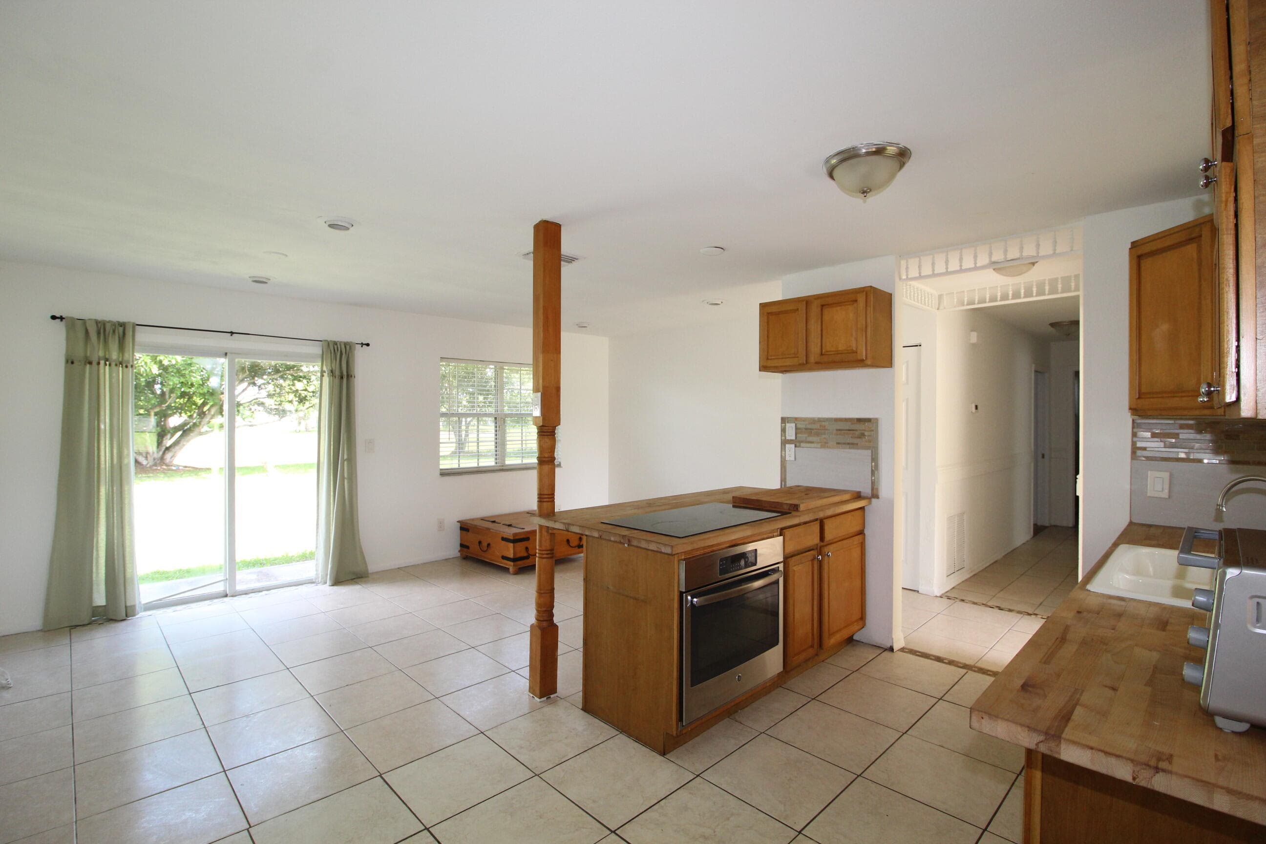 2022 SE West Dunbrooke Circle SE, Port St. Lucie, FL 34952 — photo 3 of 12