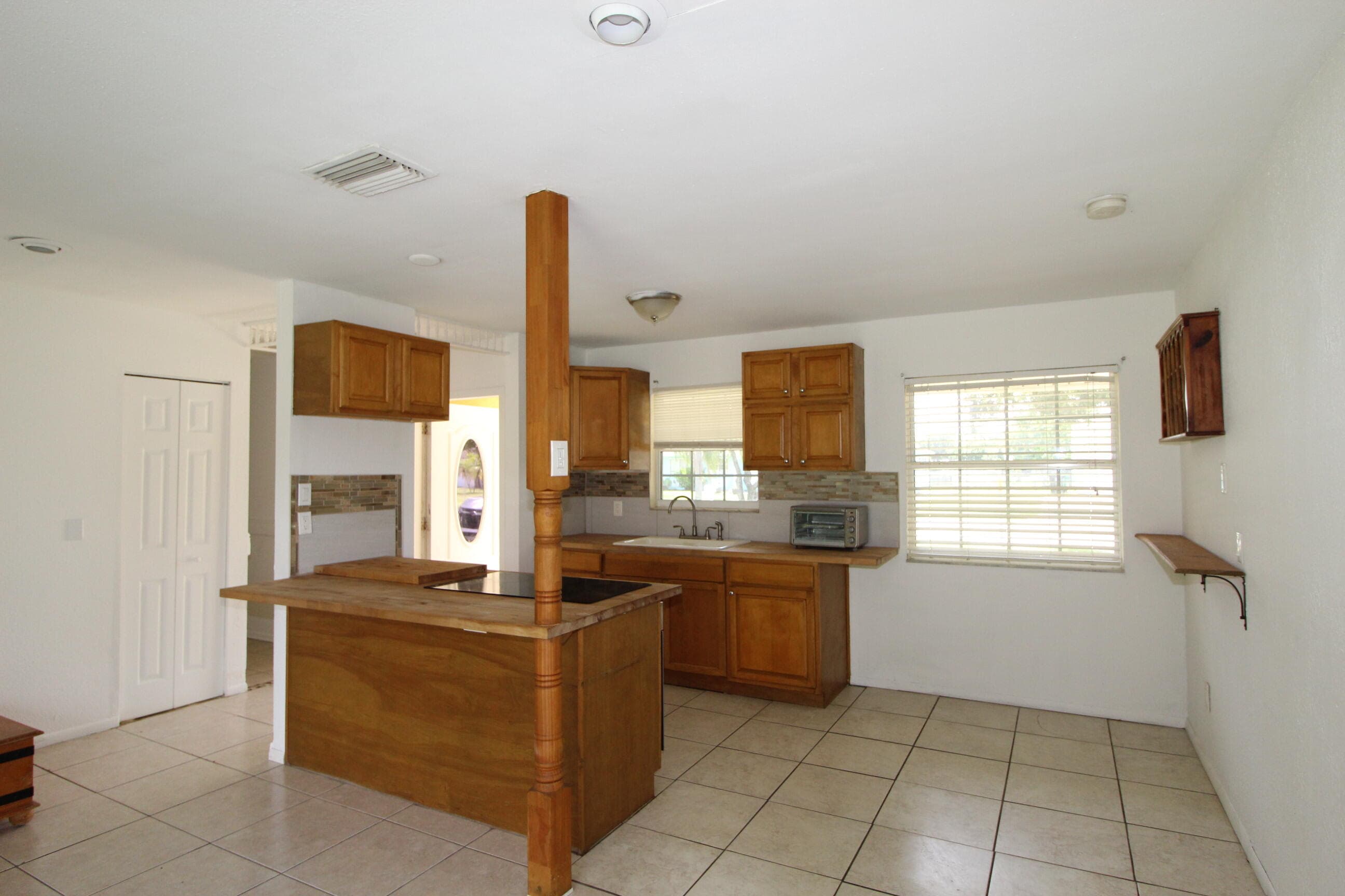 2022 SE West Dunbrooke Circle SE, Port St. Lucie, FL 34952 — photo 2 of 12