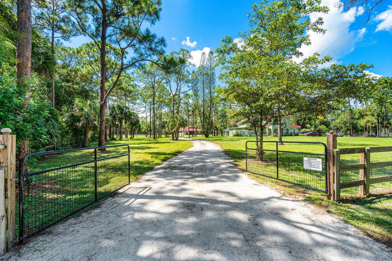 1835 Stallion Drive Stalls, Loxahatchee, FL 33470 — photo 13 of 35