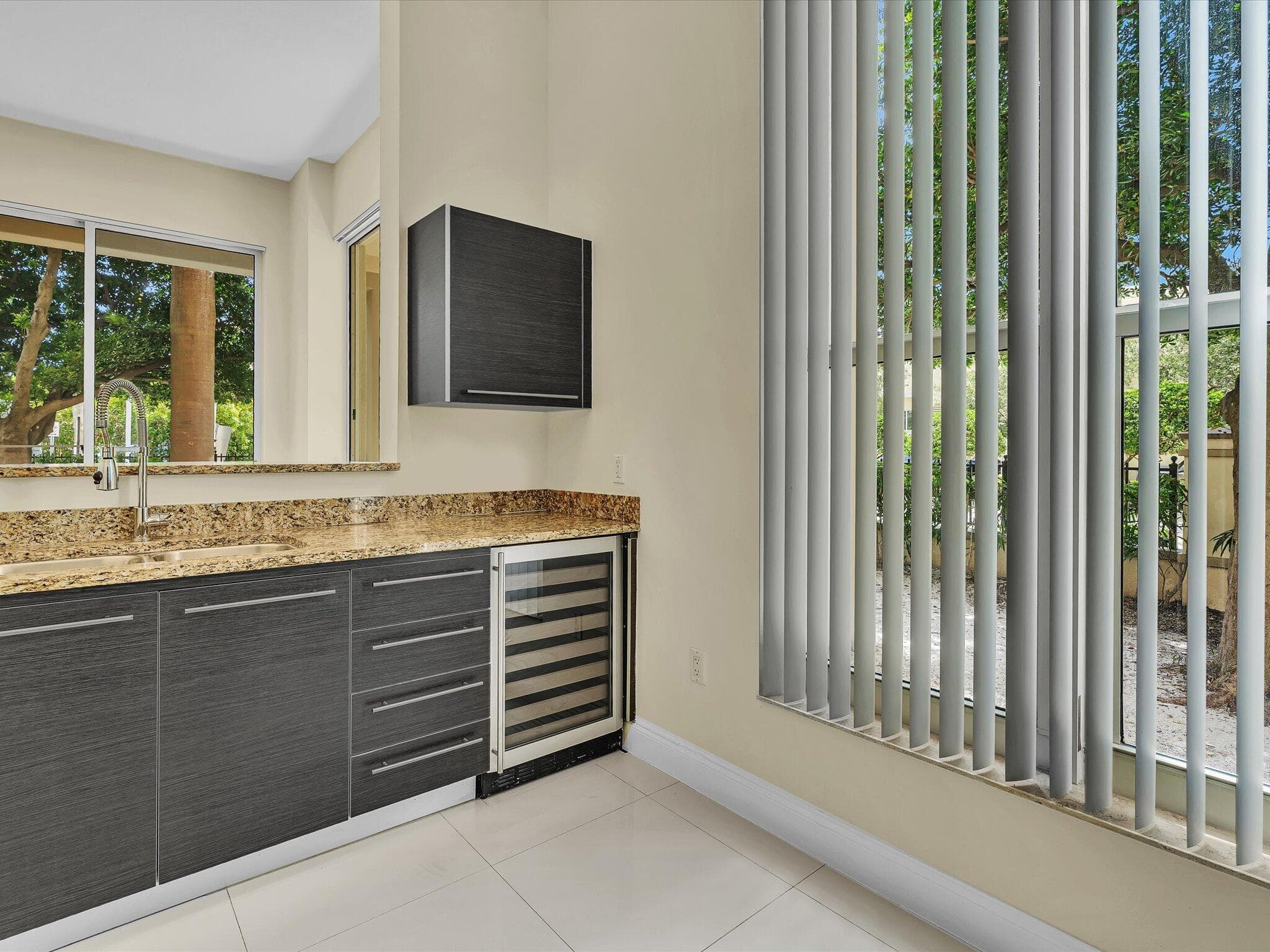 550 Okeechobee Boulevard 122, West Palm Beach, FL 33401 — photo 8 of 53