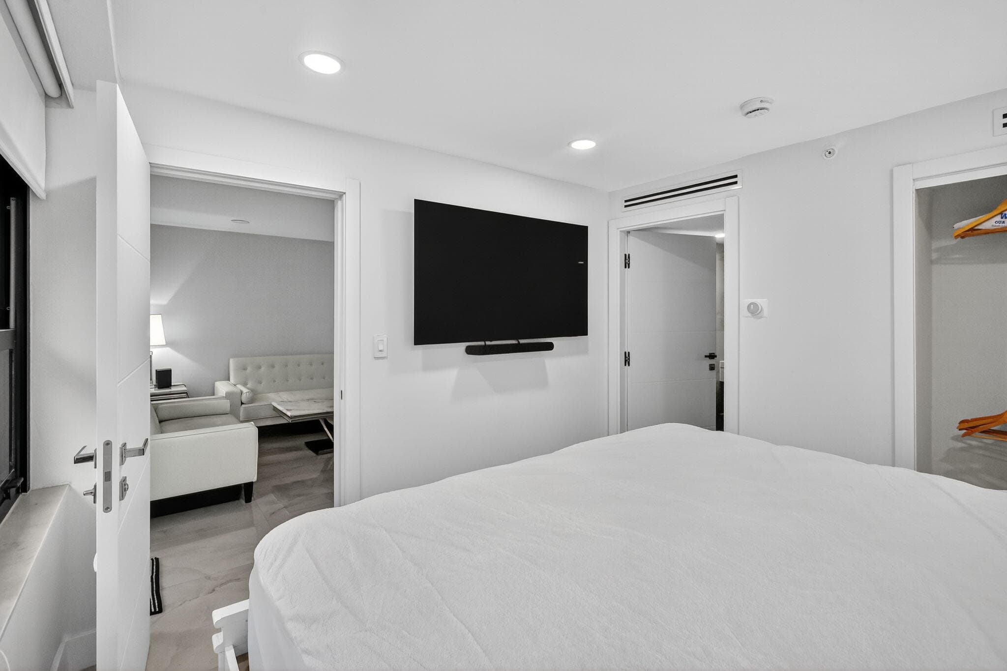 5225 Collins Avenue 1408, Miami Beach, FL 33140 — photo 17 of 37