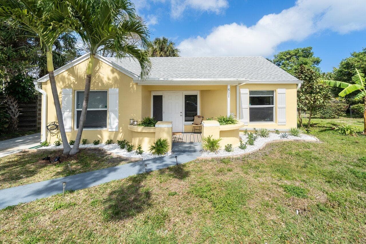 727 S Lake Drive, Lantana, FL 33462 — photo 4 of 40