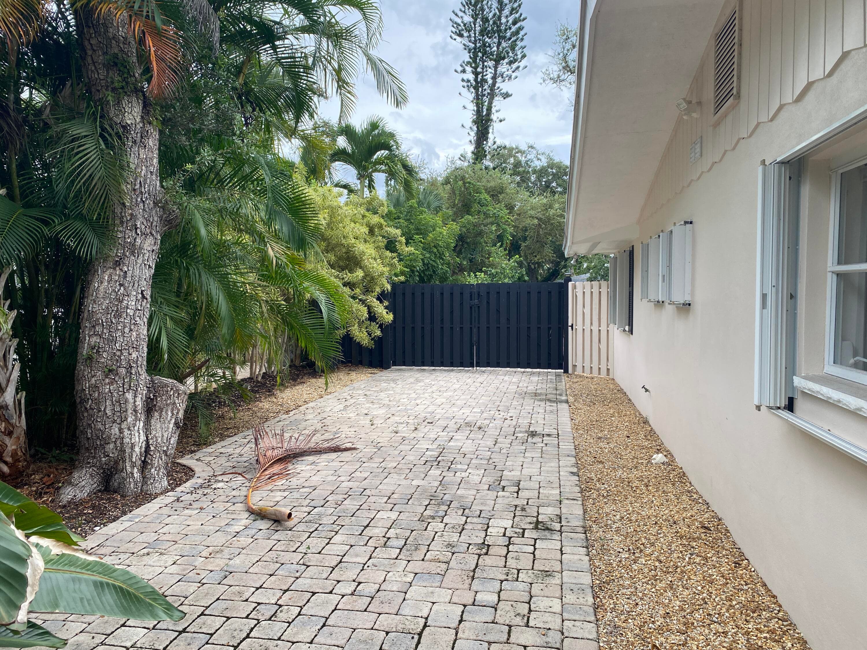535 Flamevine Lane, Vero Beach, FL 32963 — photo 34 of 53