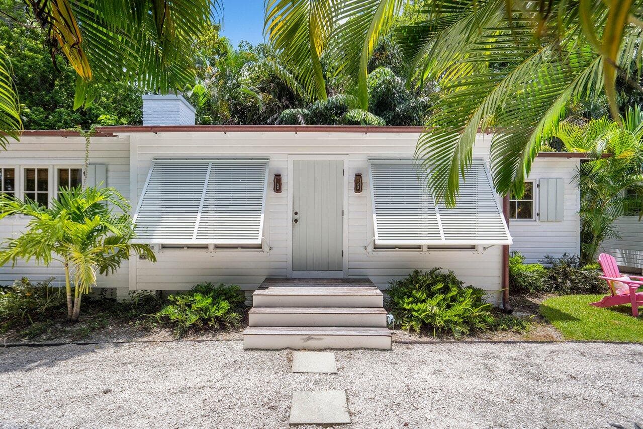 918 NE 5th Street, Delray Beach, FL 33483 — photo 1 of 28