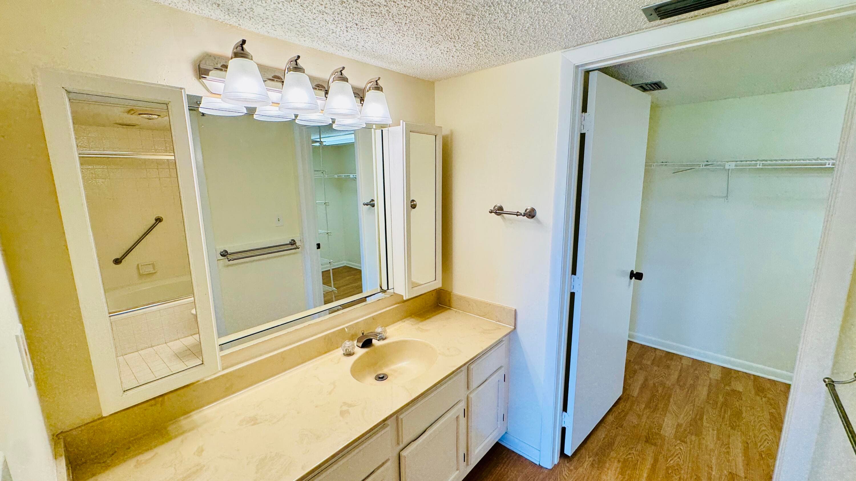 7030 Half Moon Circle 121, Hypoluxo, FL 33462 — photo 35 of 74