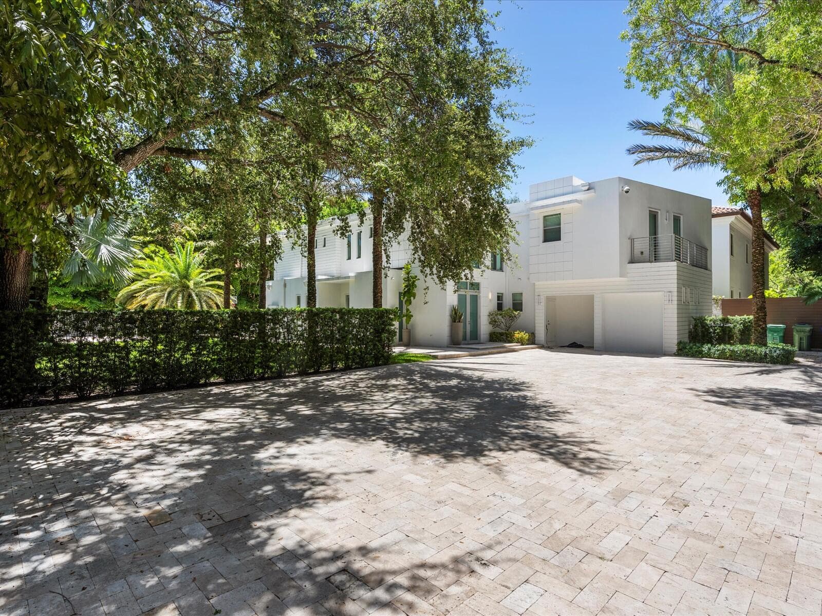 3917 SW 42nd Avenue, Miami, FL 33146 — photo 5 of 60
