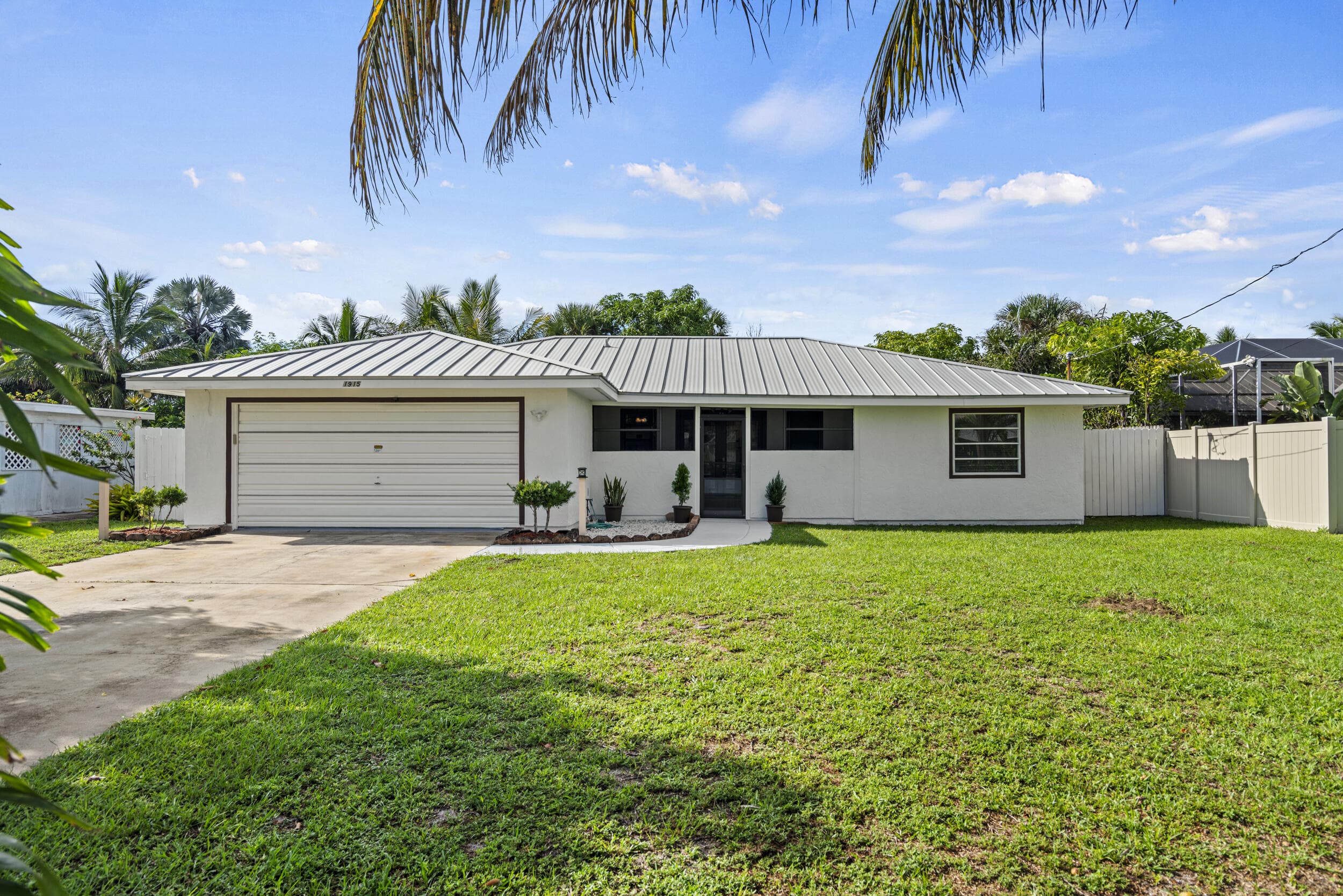 1915 Eucalyptus Avenue, Fort Pierce, FL 34949 — photo 1 of 50