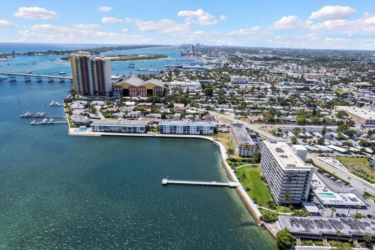 3040 Lake Shore Drive 101, Riviera Beach, FL 33404 — photo 53 of 55