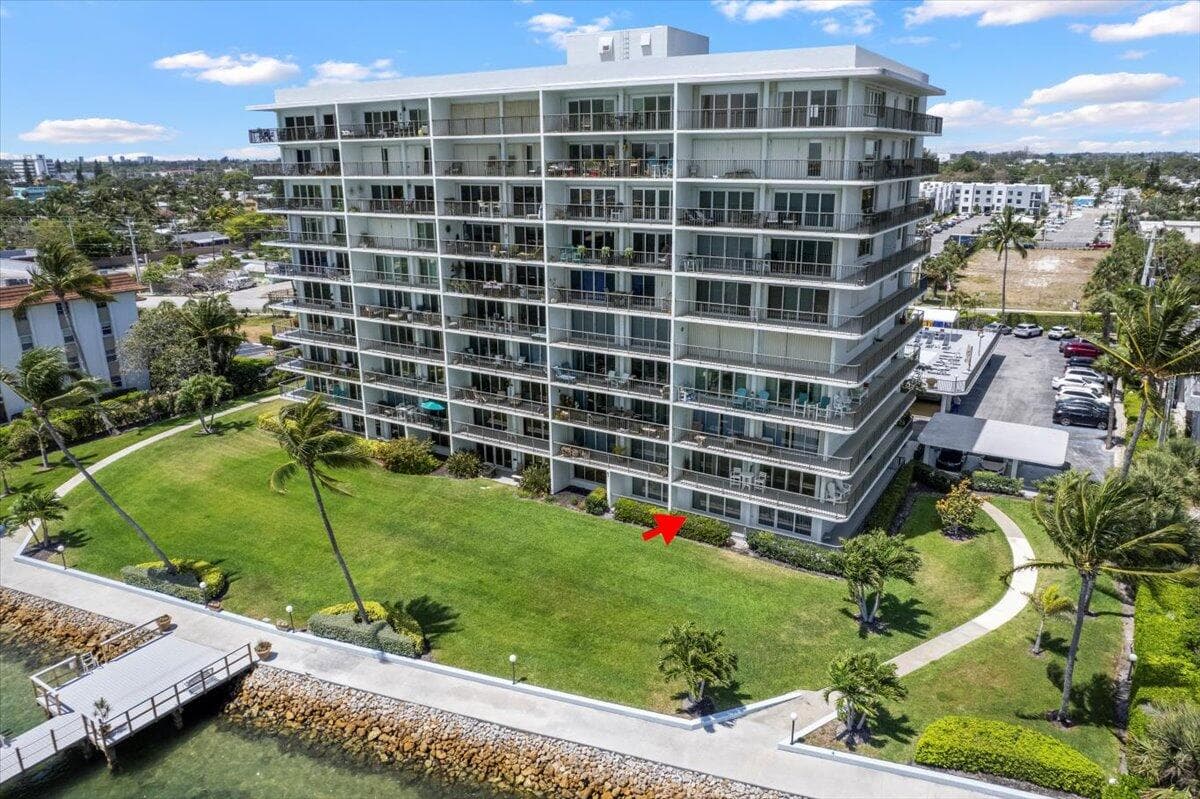 3040 Lake Shore Drive 101, Riviera Beach, FL 33404 — photo 54 of 55