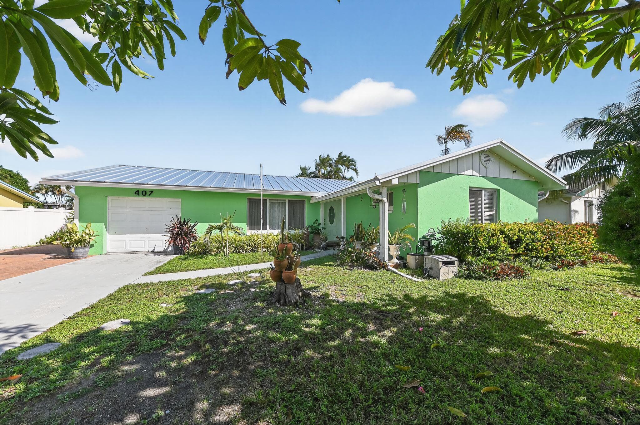 407 Highwood Circle, Jupiter, FL 33458 — photo 2 of 30