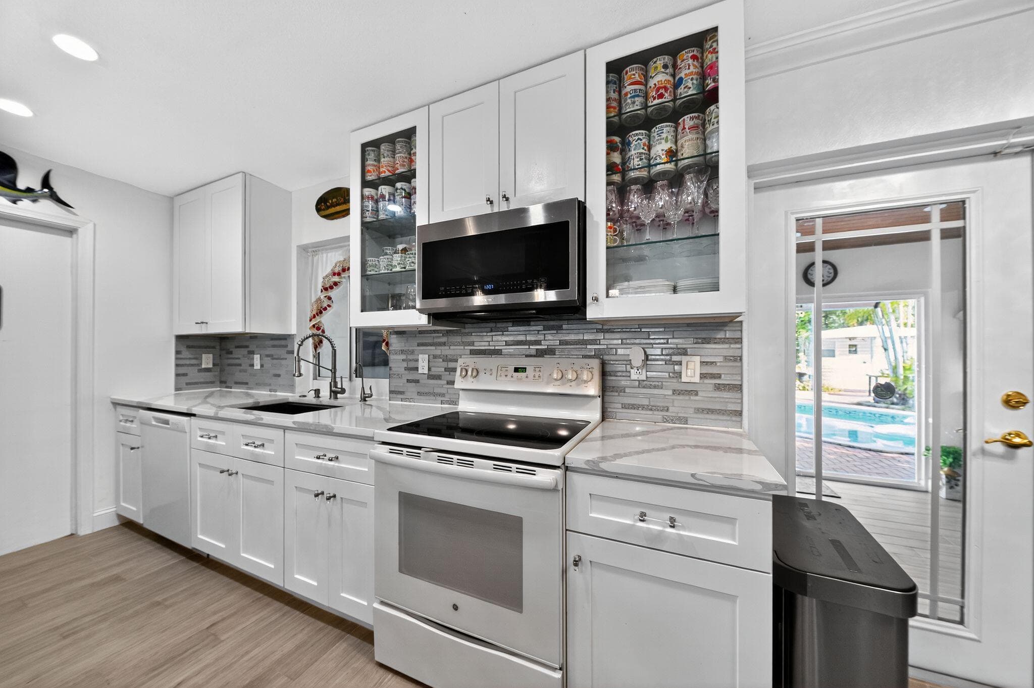 407 Highwood Circle, Jupiter, FL 33458 — photo 10 of 30