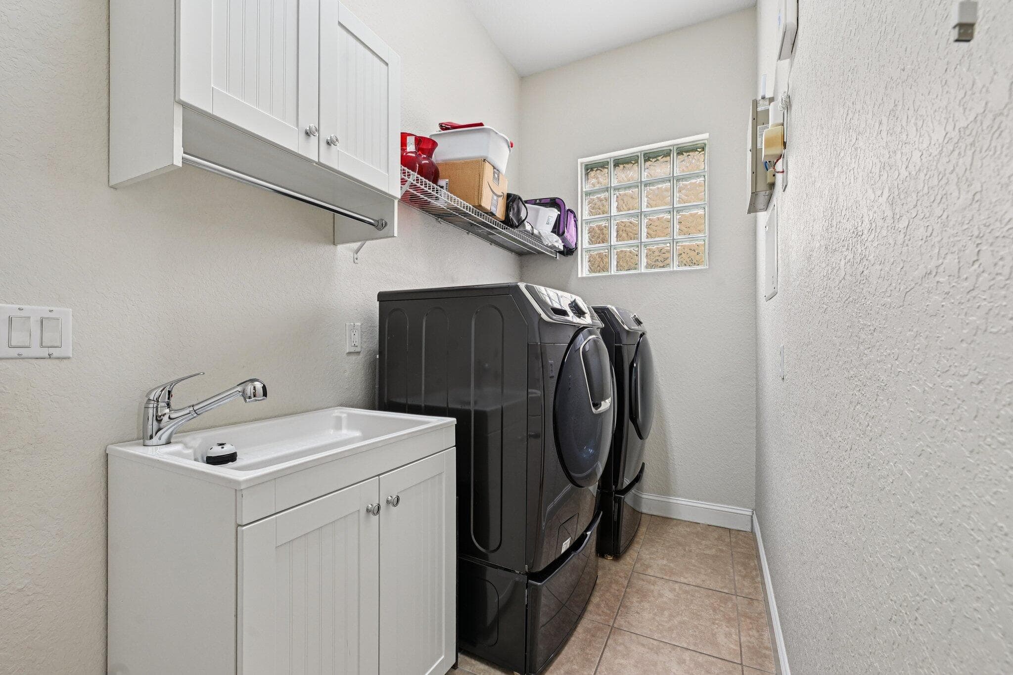 553 Gazetta Way, West Palm Beach, FL 33413 — photo 17 of 68