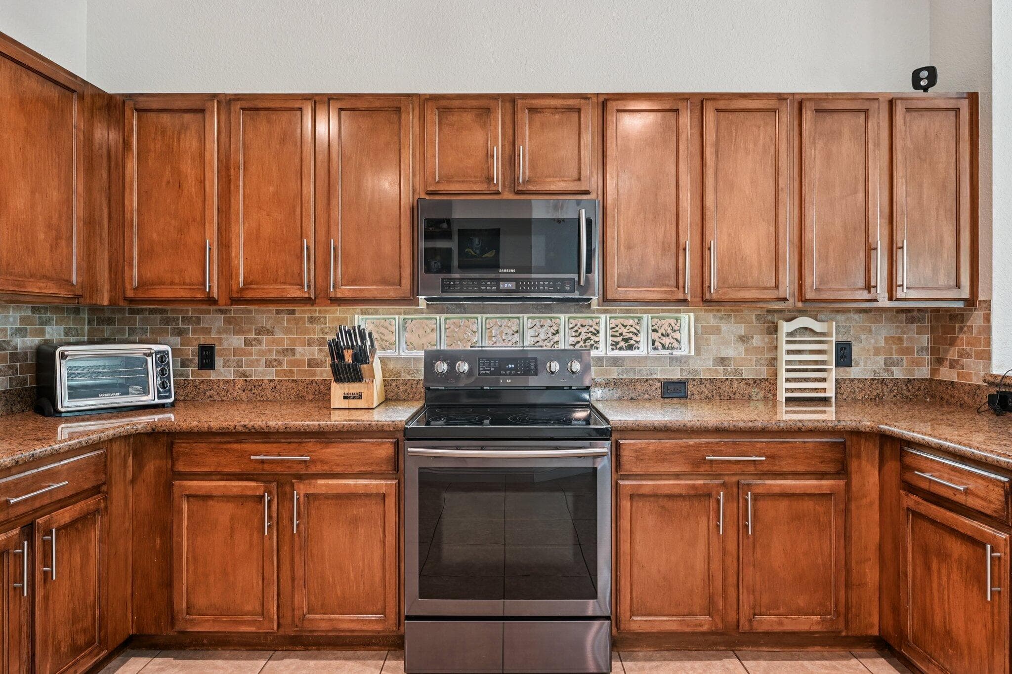 553 Gazetta Way, West Palm Beach, FL 33413 — photo 16 of 68