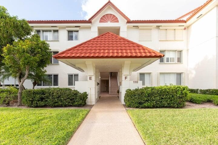 110 Half Moon Circle E2, Hypoluxo, FL 33462 — photo 9 of 14