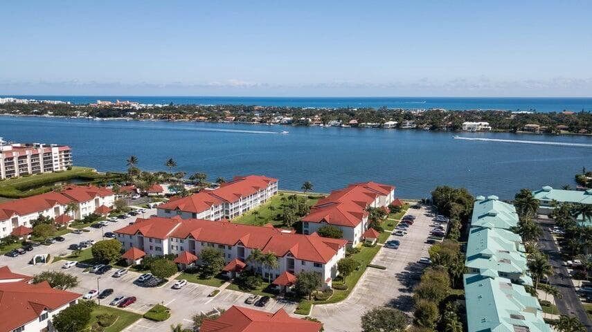 110 Half Moon Circle E2, Hypoluxo, FL 33462 — photo 10 of 14