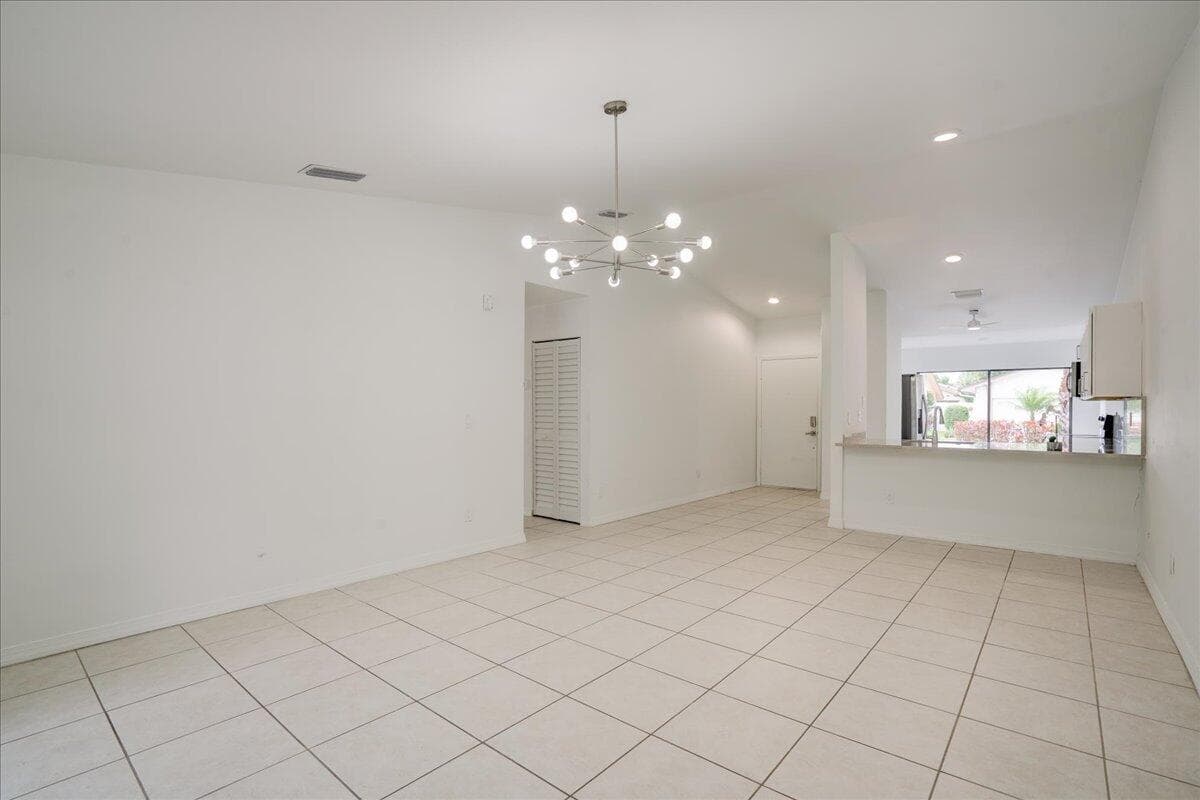 3 Fawlkland Circle, Boynton Beach, FL 33426 — photo 10 of 54