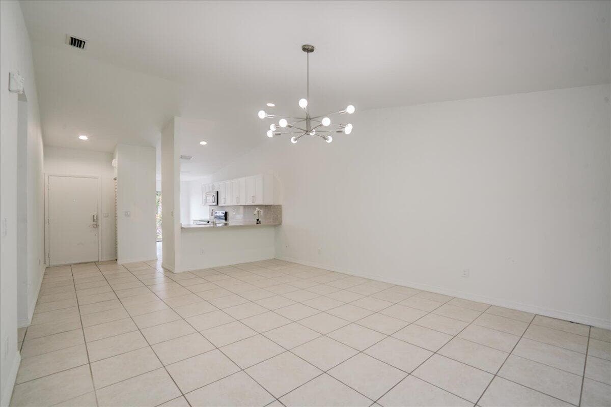 3 Fawlkland Circle, Boynton Beach, FL 33426 — photo 11 of 54