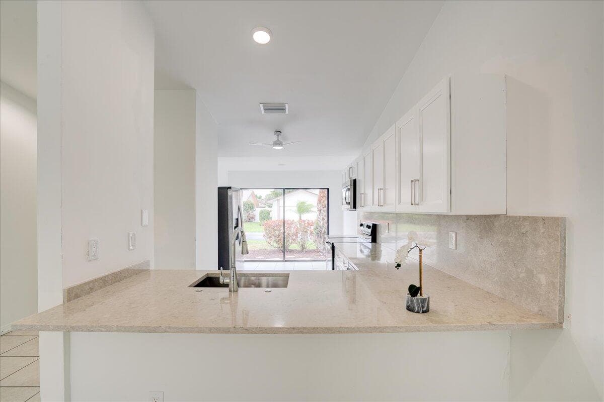 3 Fawlkland Circle, Boynton Beach, FL 33426 — photo 12 of 54