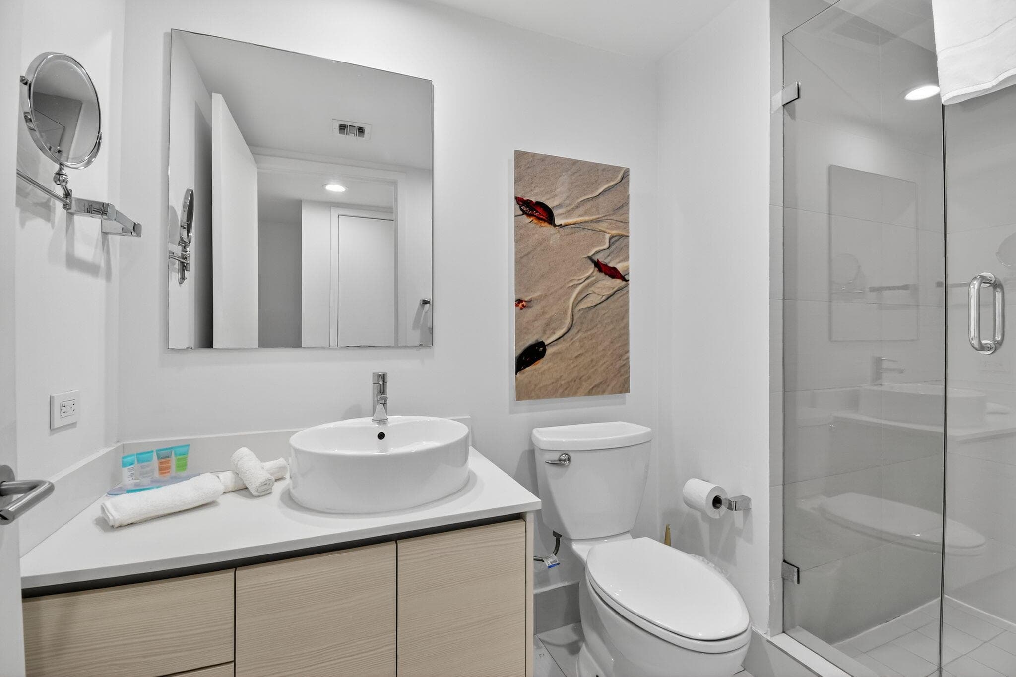 2602 E Hallandale Beach Boulevard R2210, Hallandale Beach, FL 33009 — photo 31 of 107