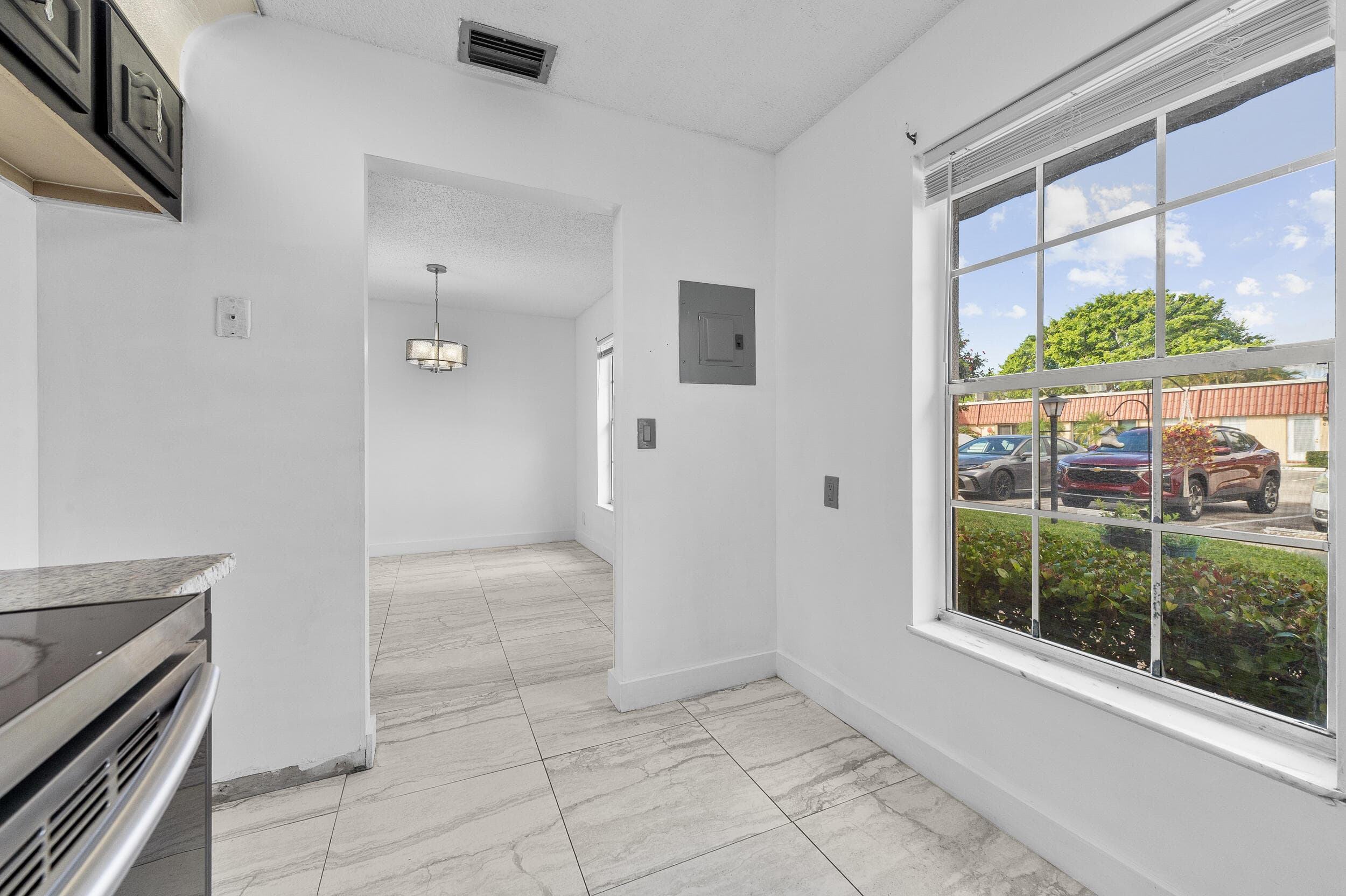 811 Salem Lane, Lake Worth, FL 33467 — photo 8 of 34