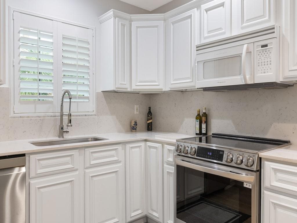 900 Jasmine Lane 10a, Vero Beach, FL 32963 — photo 8 of 35