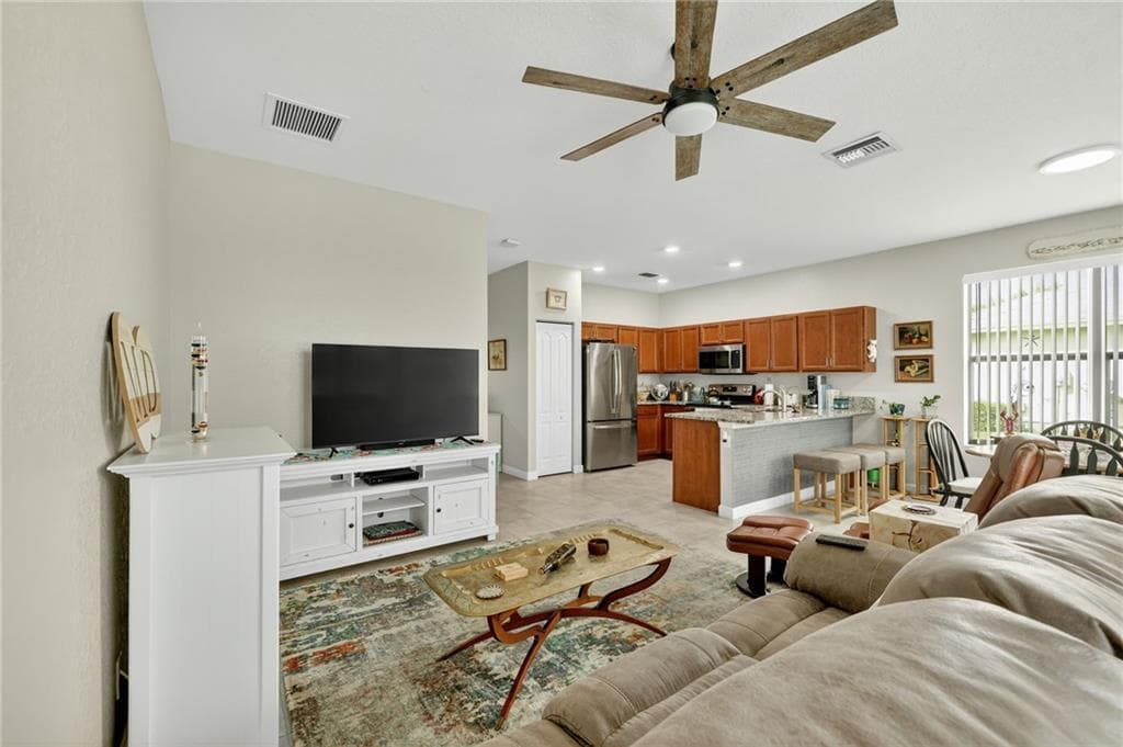 9897 E Villa Circle, Vero Beach, FL 32966 — photo 3 of 45