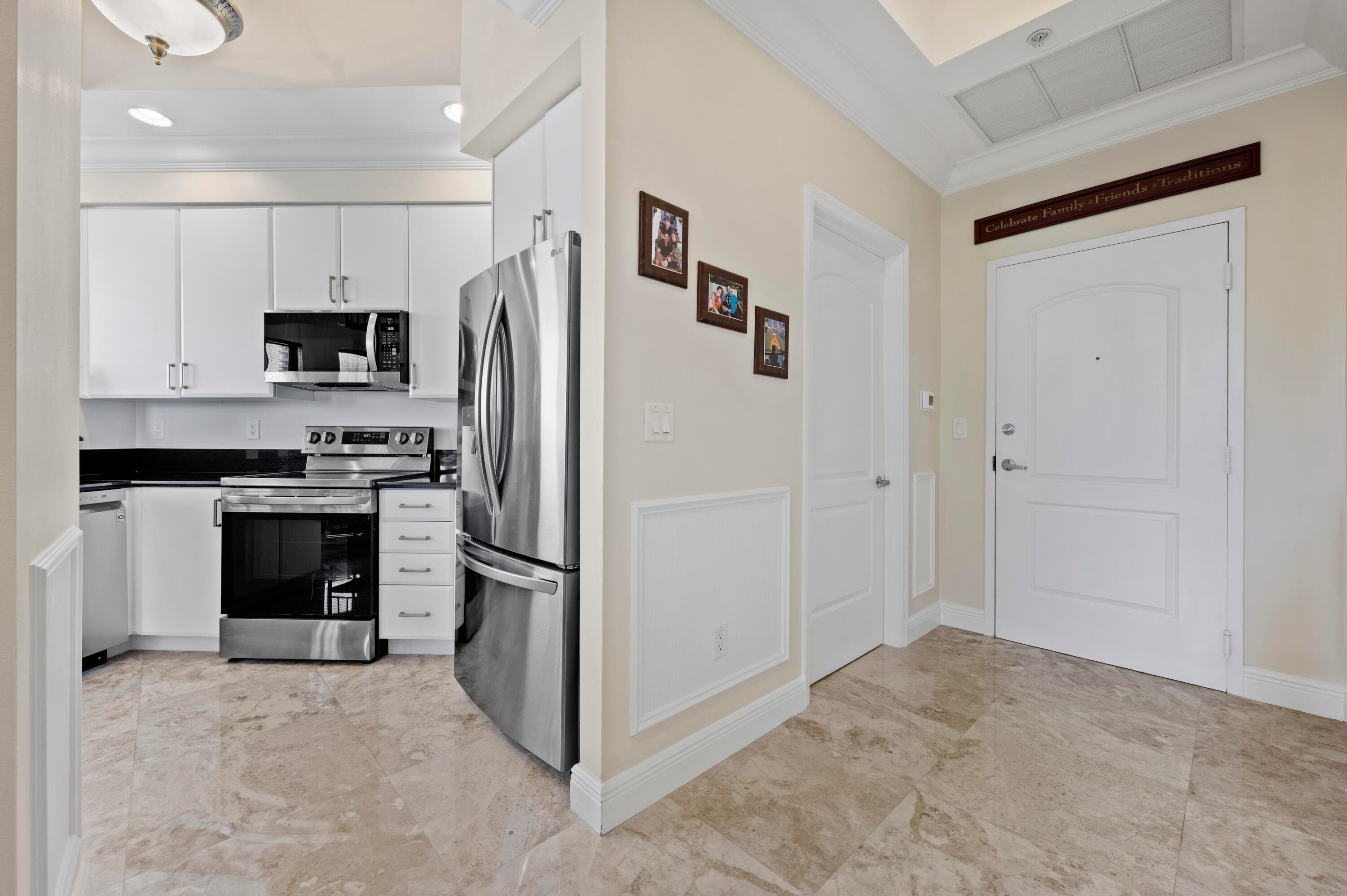 801 S Olive Avenue 416, West Palm Beach, FL 33401 — photo 17 of 48