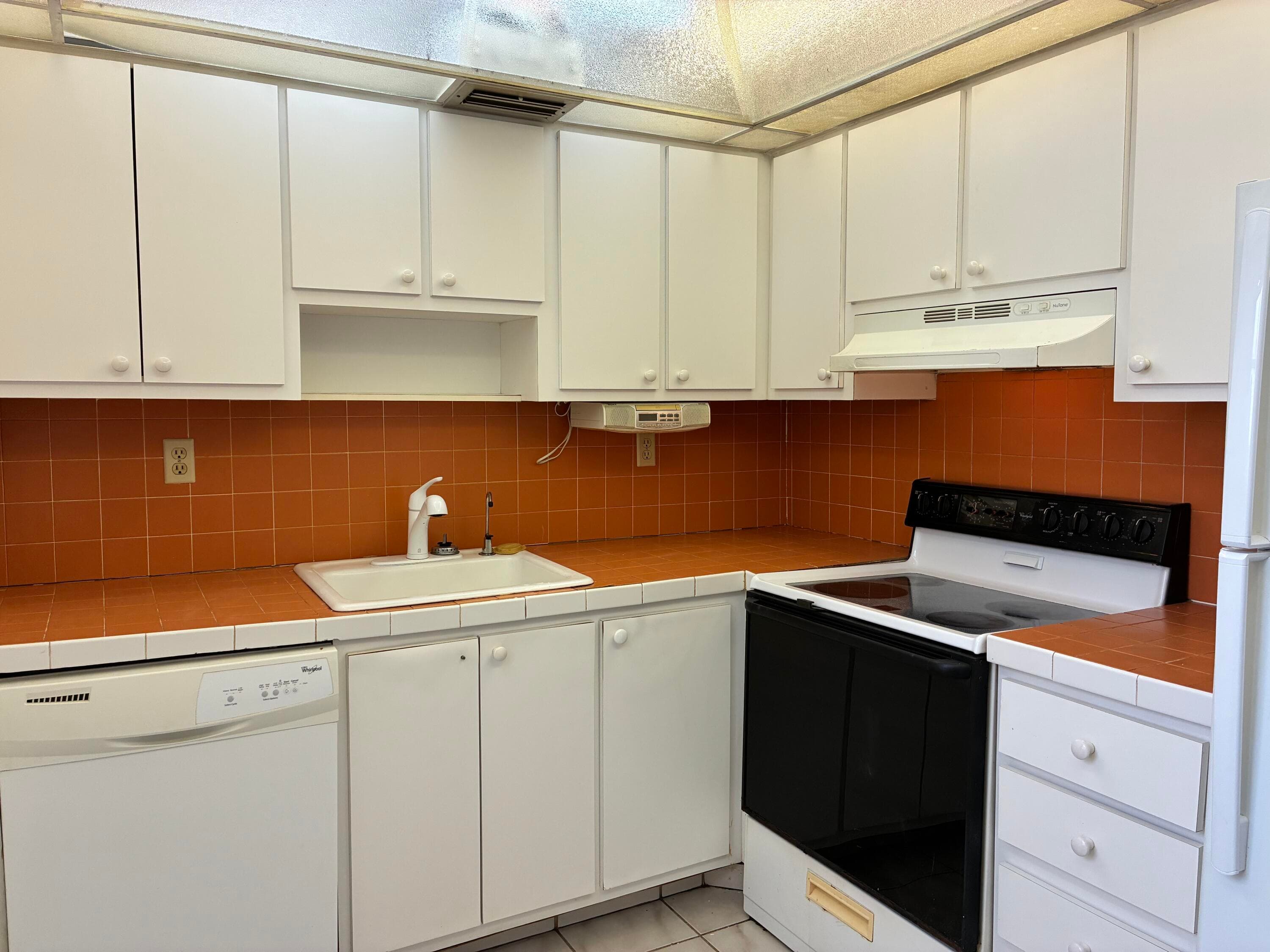 574 Burgundy L 574, Delray Beach, FL 33484 — photo 5 of 55