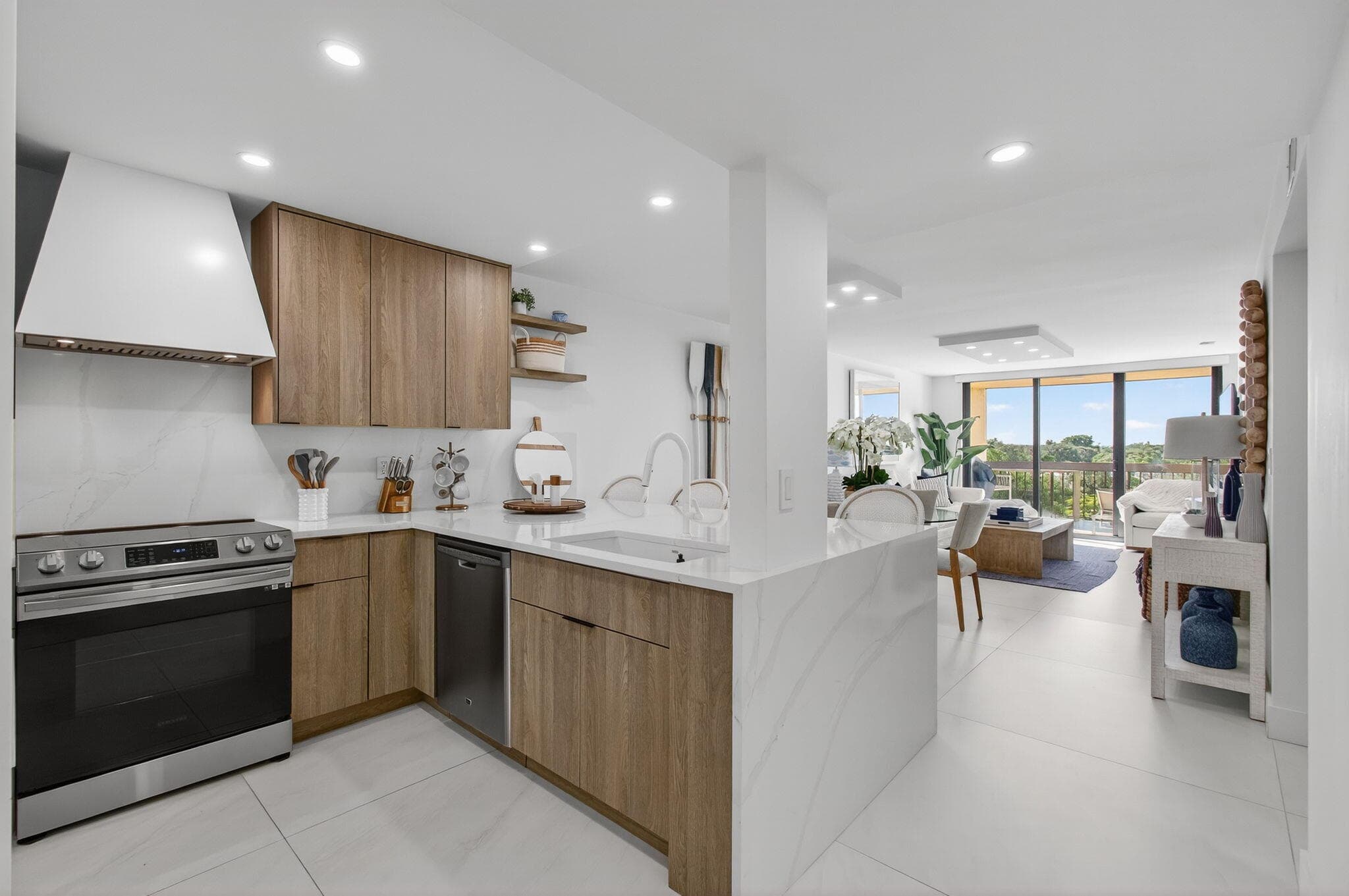 600 Egret Circle 7501, Delray Beach, FL 33444 — photo 1 of 43