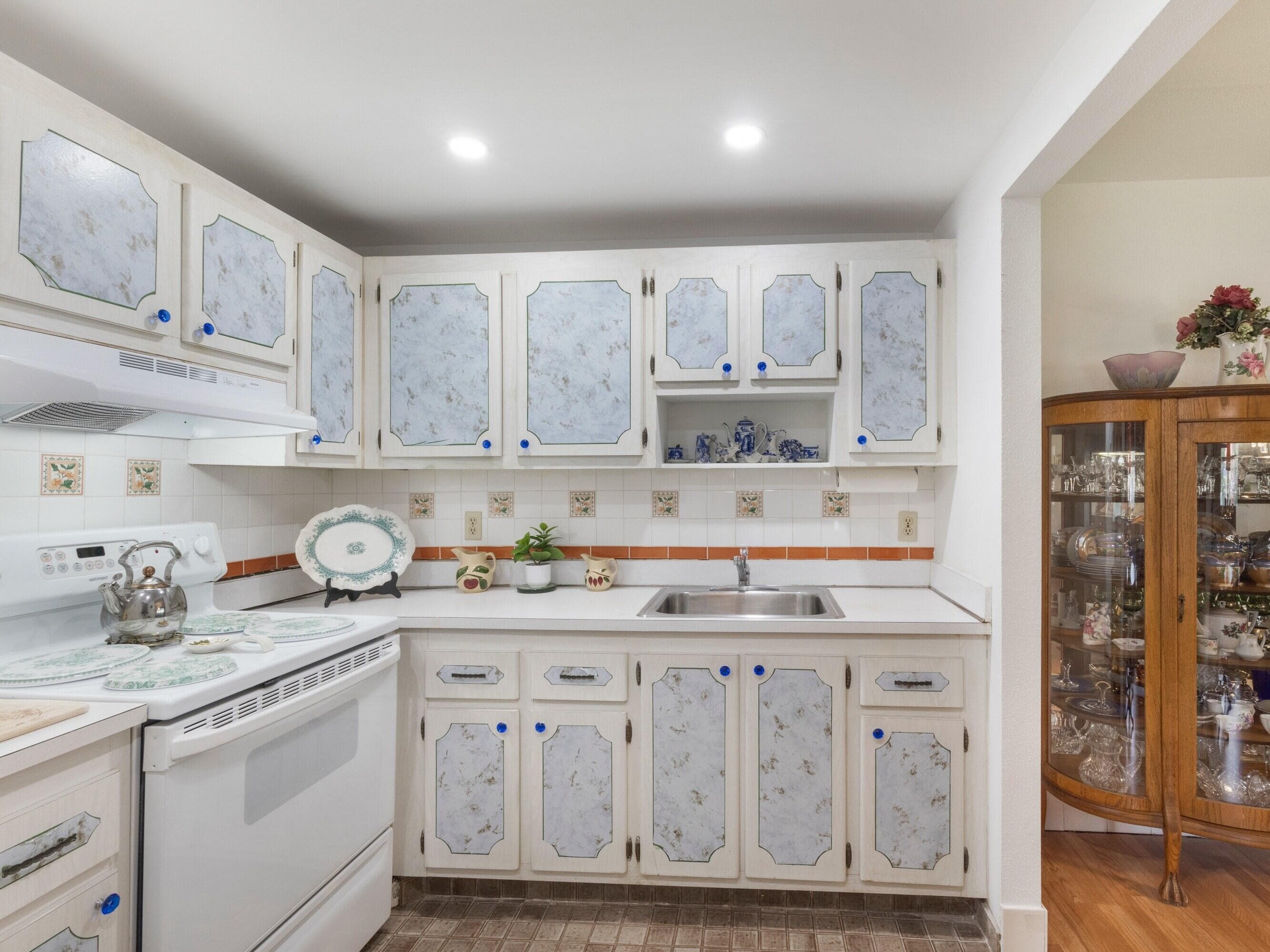 499 Saxony K, Delray Beach, FL 33446 — photo 1 of 33