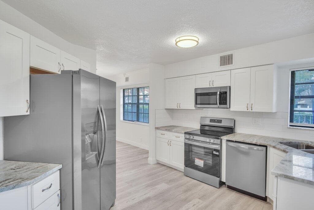 17388 Boca Club Boulevard 201, Boca Raton, FL 33487 — photo 9 of 44