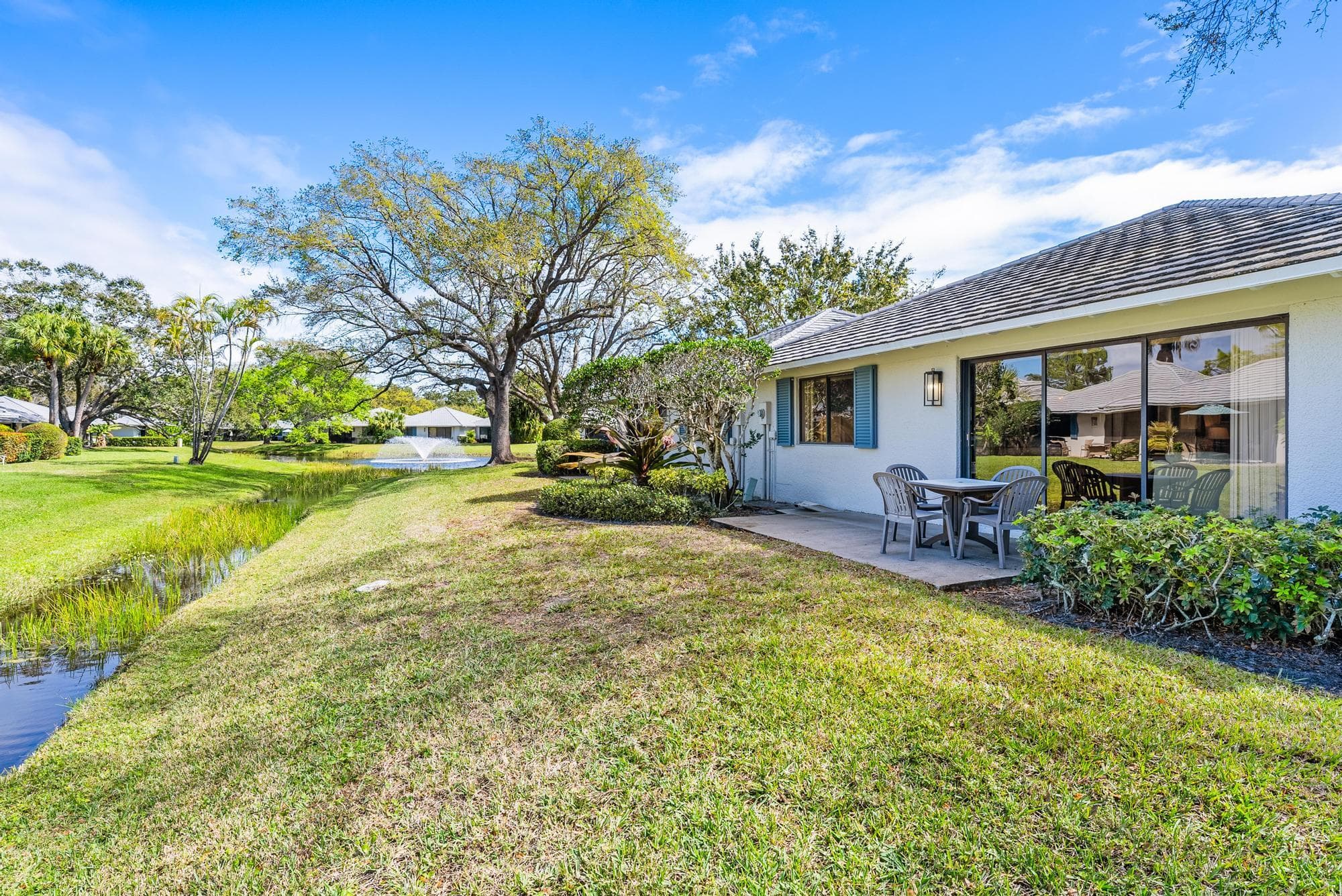 406 Club Drive, Palm Beach Gardens, FL 33418 — photo 17 of 31