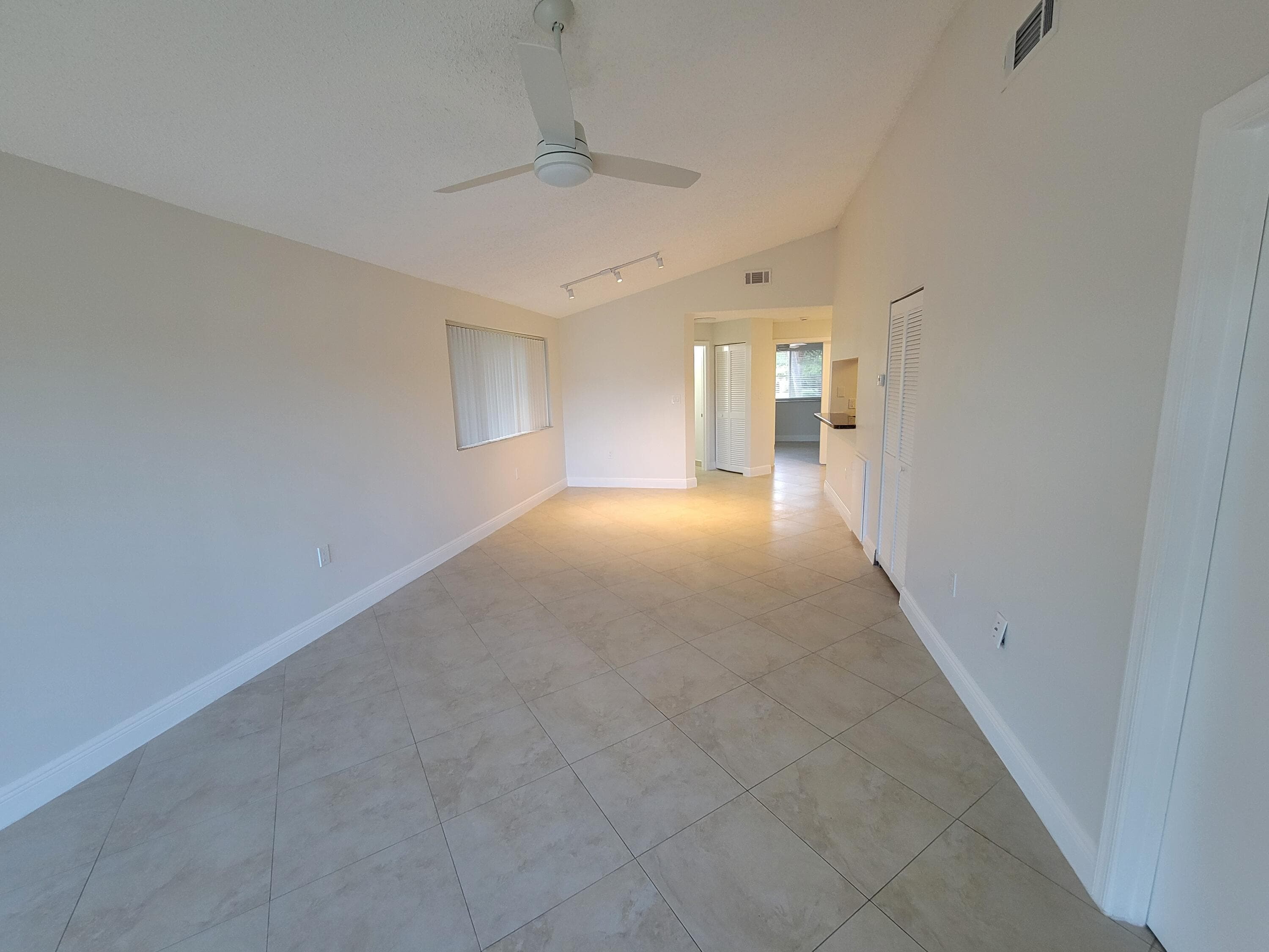 4208 Glenmoor Drive, West Palm Beach, FL 33409 — photo 10 of 36