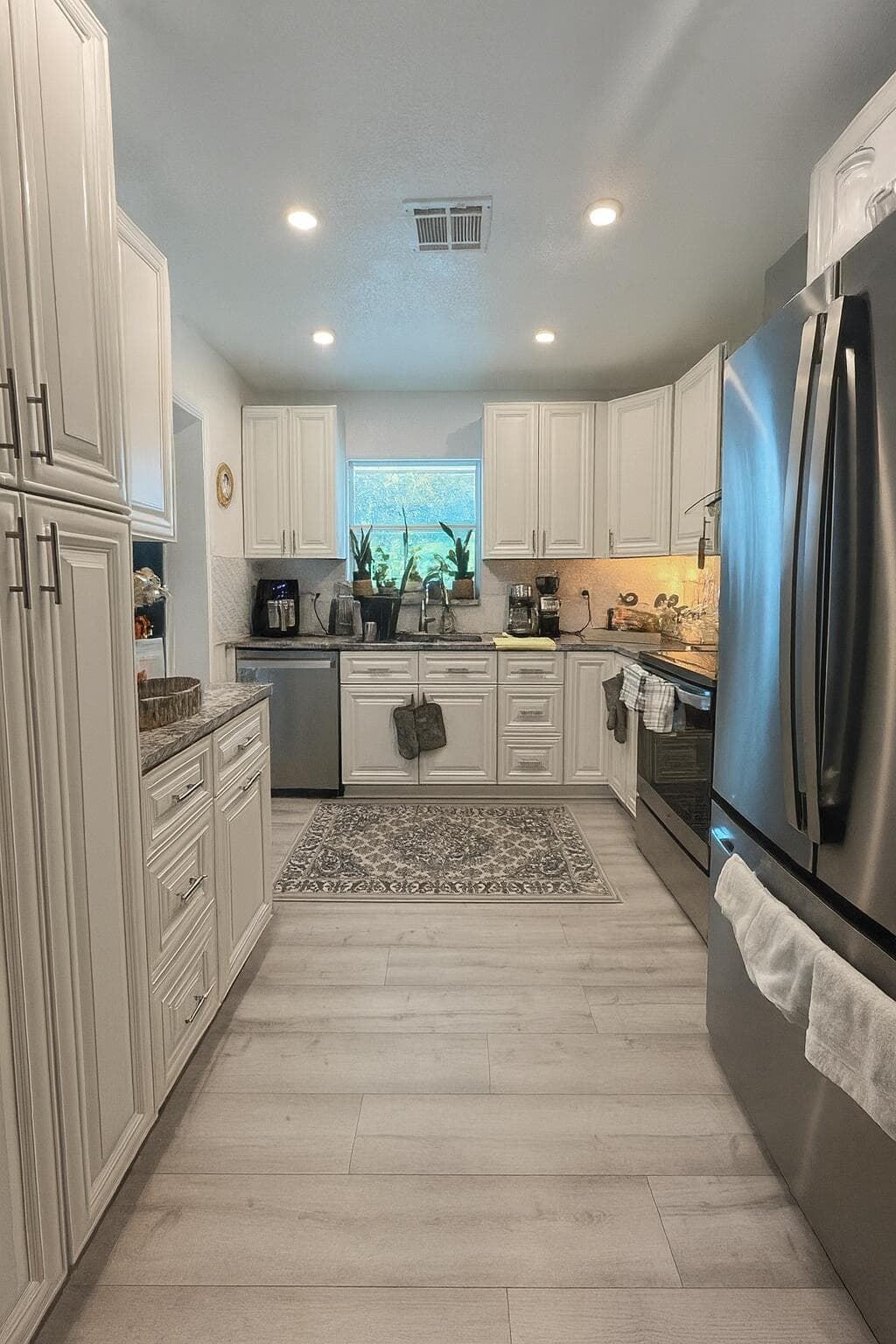 2084 Laura Lane, West Palm Beach, FL 33415 — photo 5 of 25