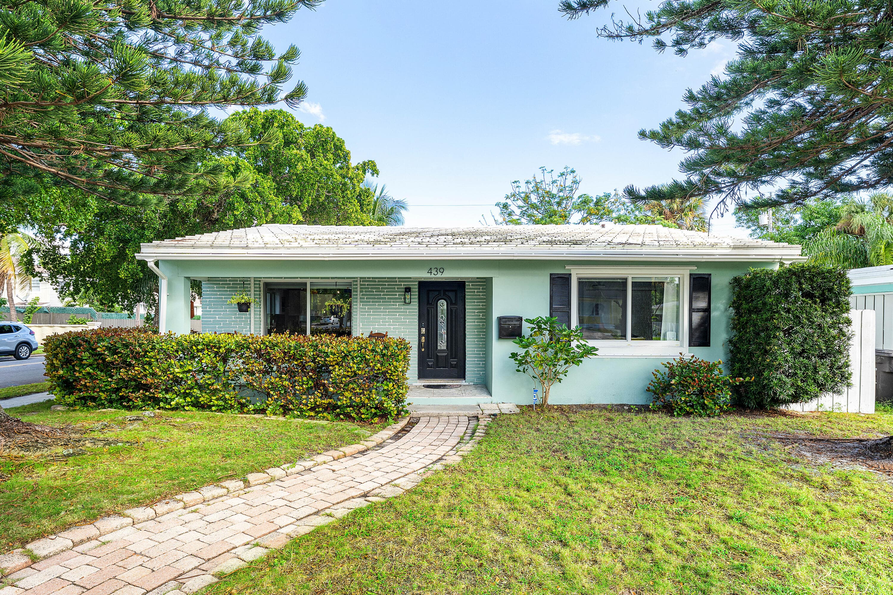 439 45th Street, West Palm Beach, FL 33407 — photo 1 of 32