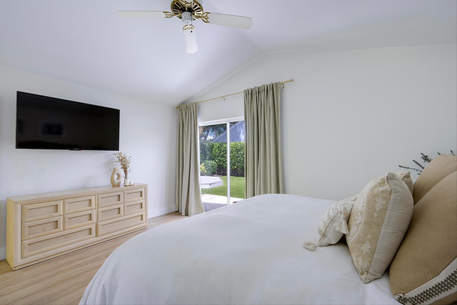 32 Admirals Court, Palm Beach Gardens, FL 33418 — photo 14 of 26