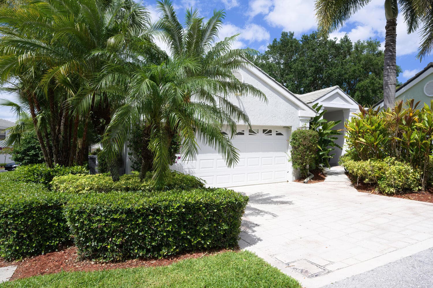 32 Admirals Court, Palm Beach Gardens, FL 33418 — photo 3 of 26