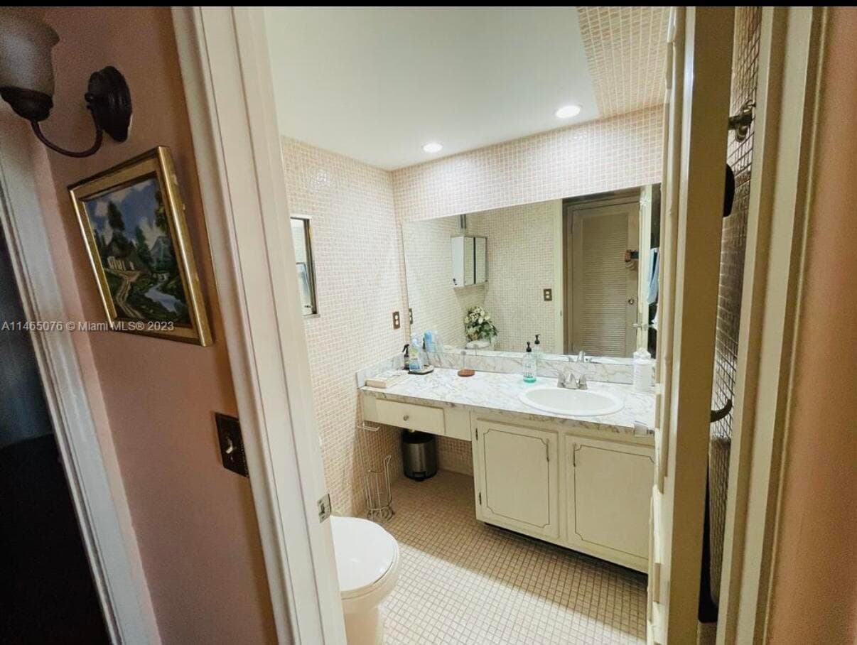 308 Wellington D, West Palm Beach, FL 33417 — photo 10 of 13
