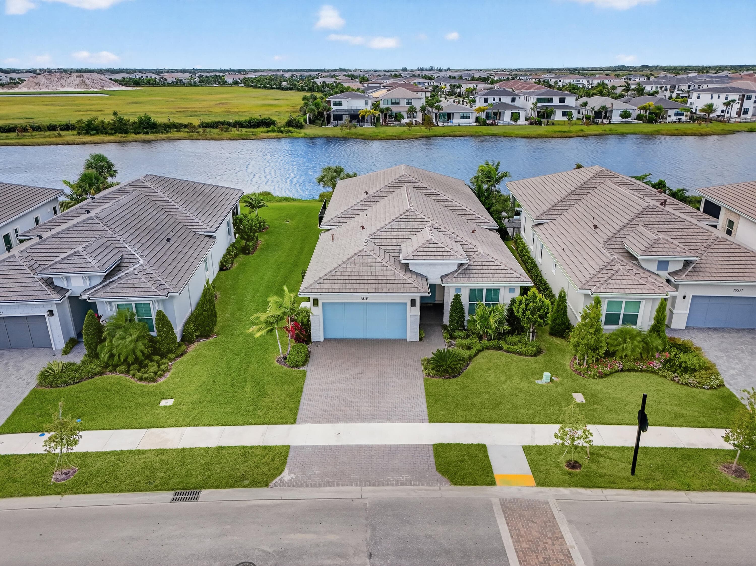 10033 Regency Way, Palm Beach Gardens, FL 33412 — photo 4 of 85