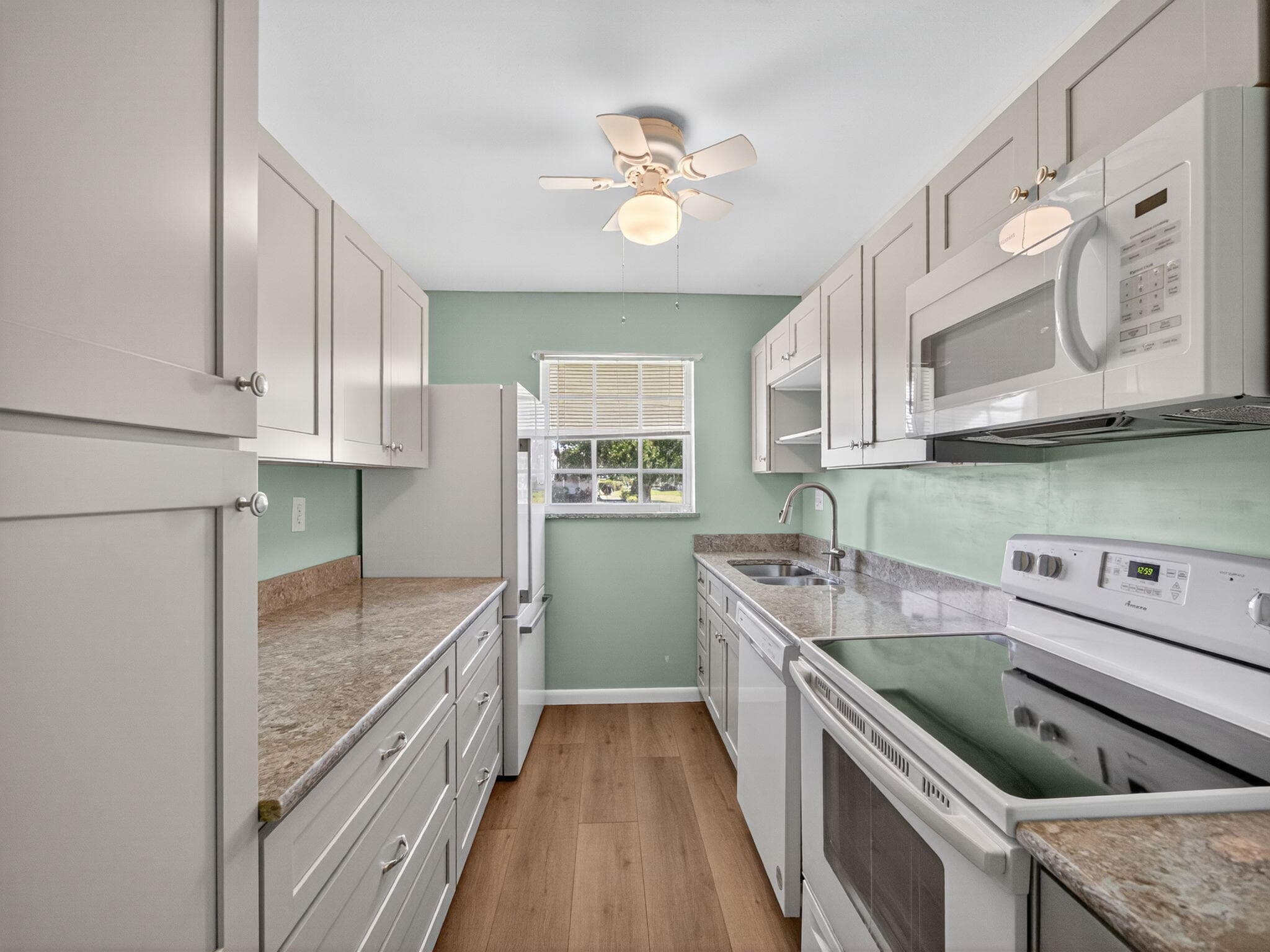 111 Lakes End Drive B, Fort Pierce, FL 34982 — photo 5 of 13