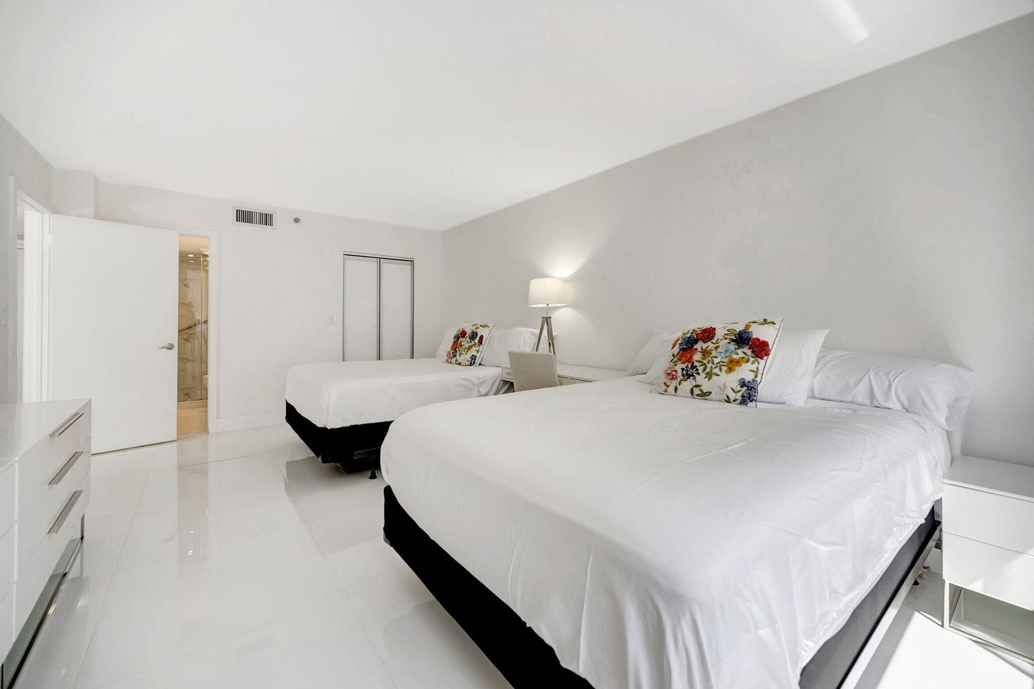 540 Brickell Key Drive 919, Miami, FL 33131 — photo 14 of 42