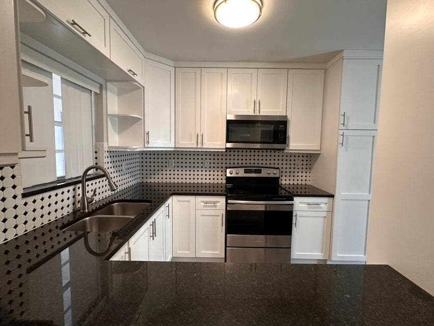 721 N A Street, Lake Worth Beach, FL 33460 — photo 9 of 23