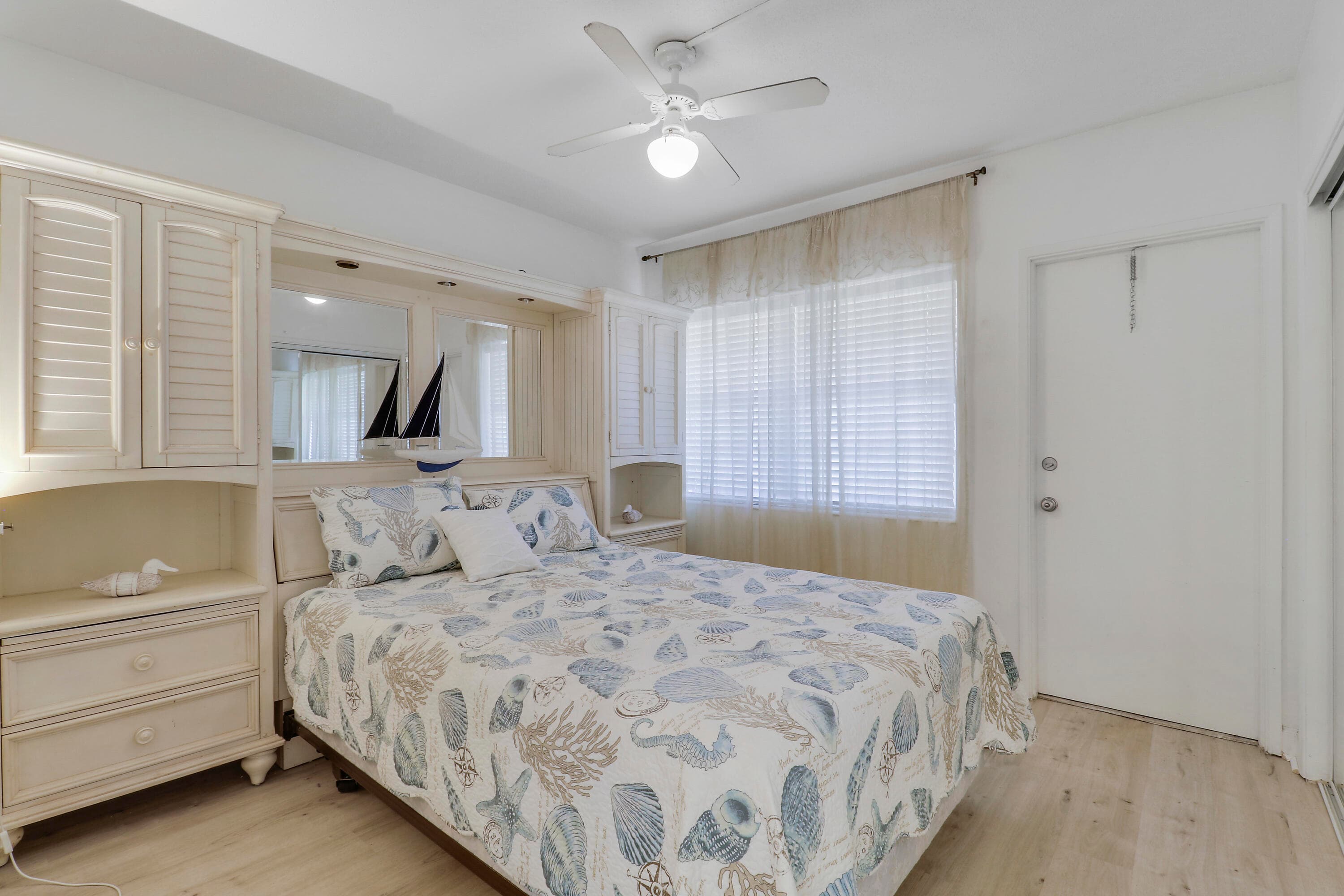 298 SE 6th Avenue 6, Pompano Beach, FL 33060 — photo 8 of 36