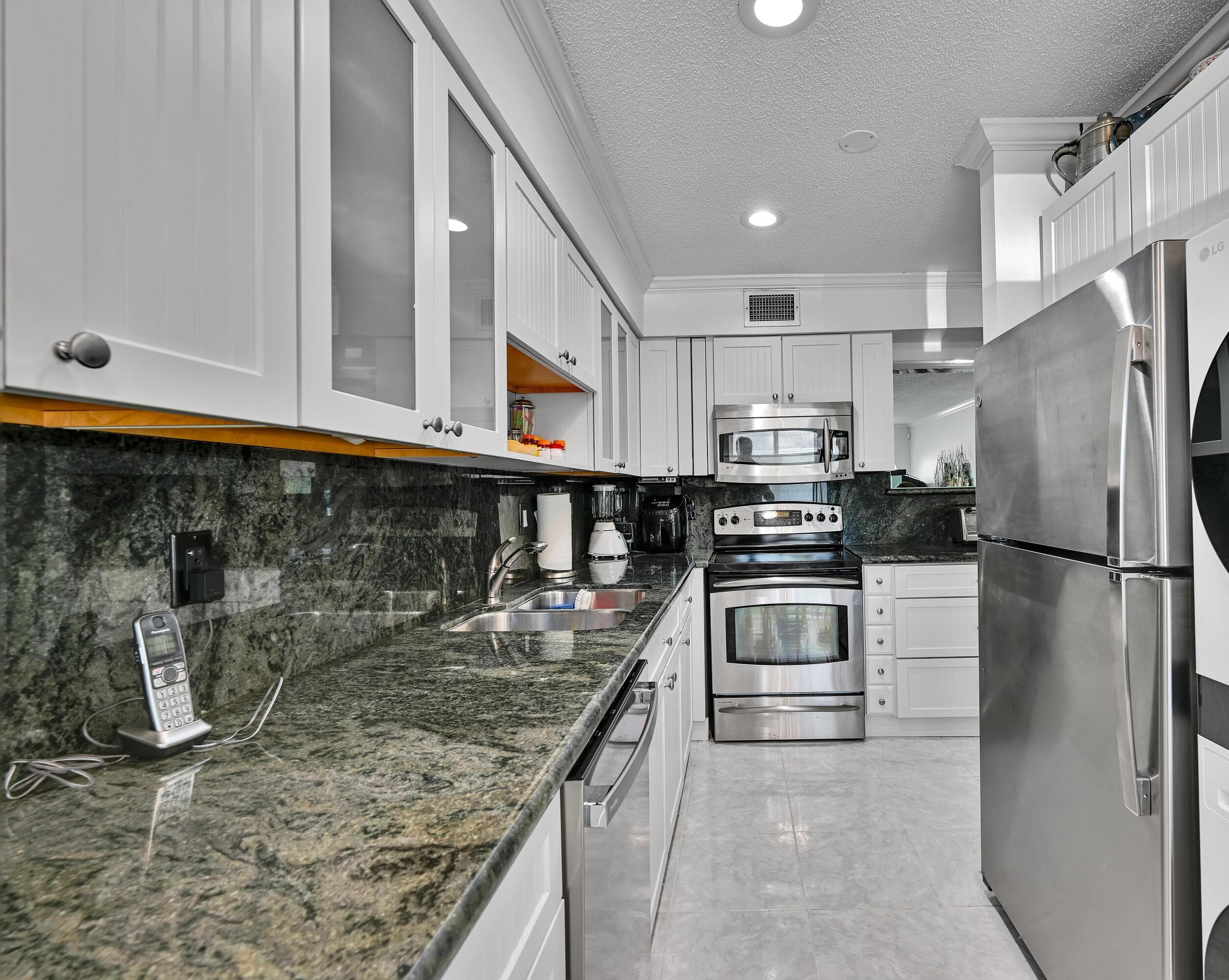 13791 Flora Place D, Delray Beach, FL 33484 — photo 13 of 21