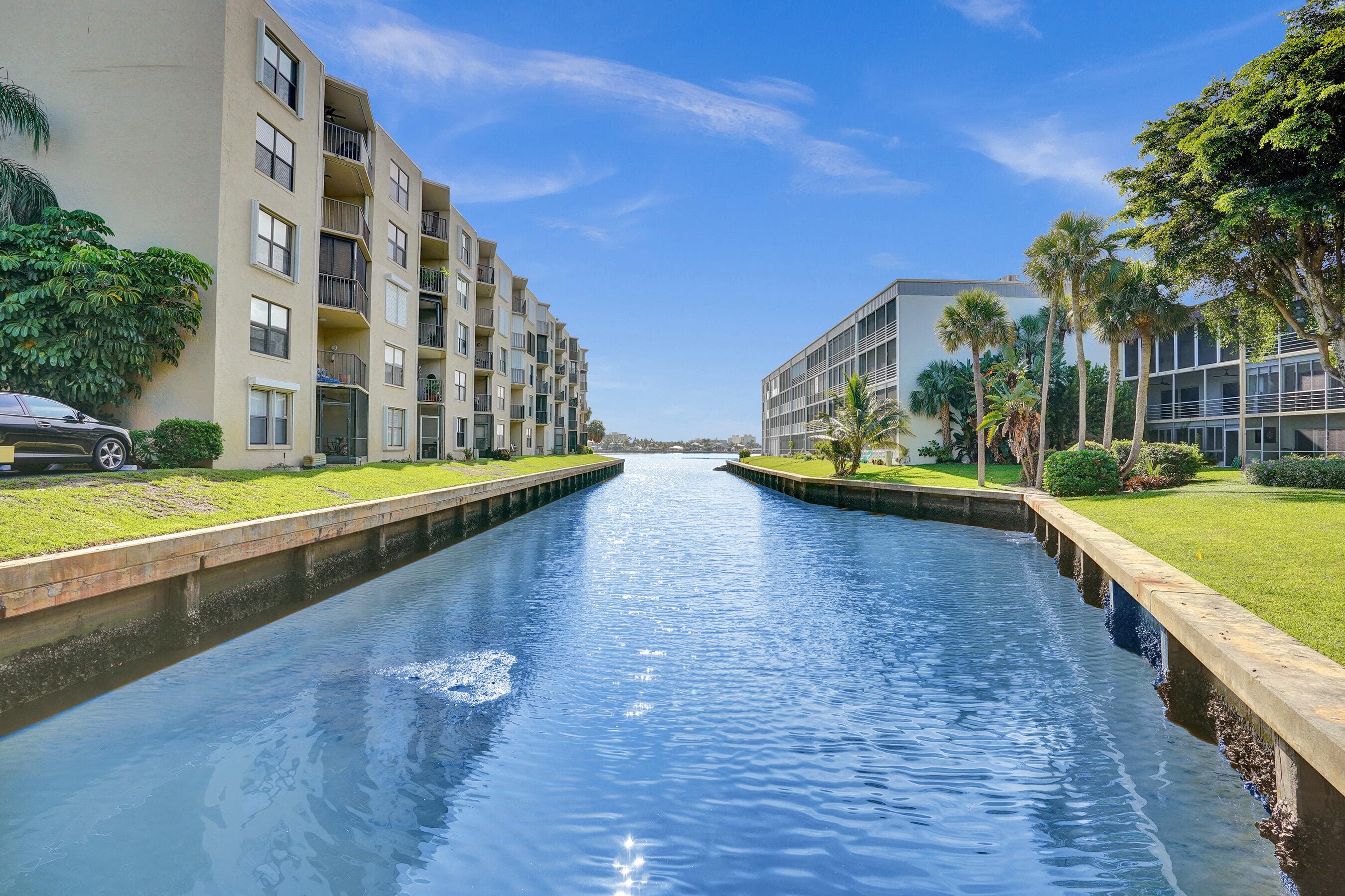 890 N Federal Highway 410, Lantana, FL 33462 — photo 1 of 54